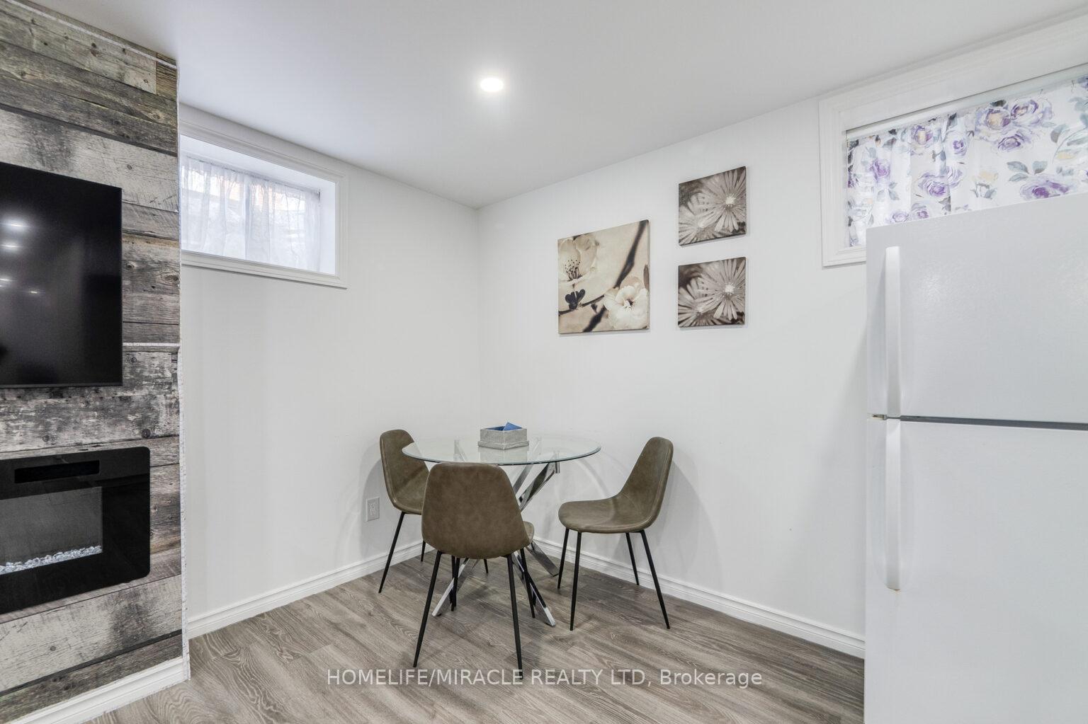 Photo 37 of 656 Kennedy Circle W, Milton, Cobban — HOMEH