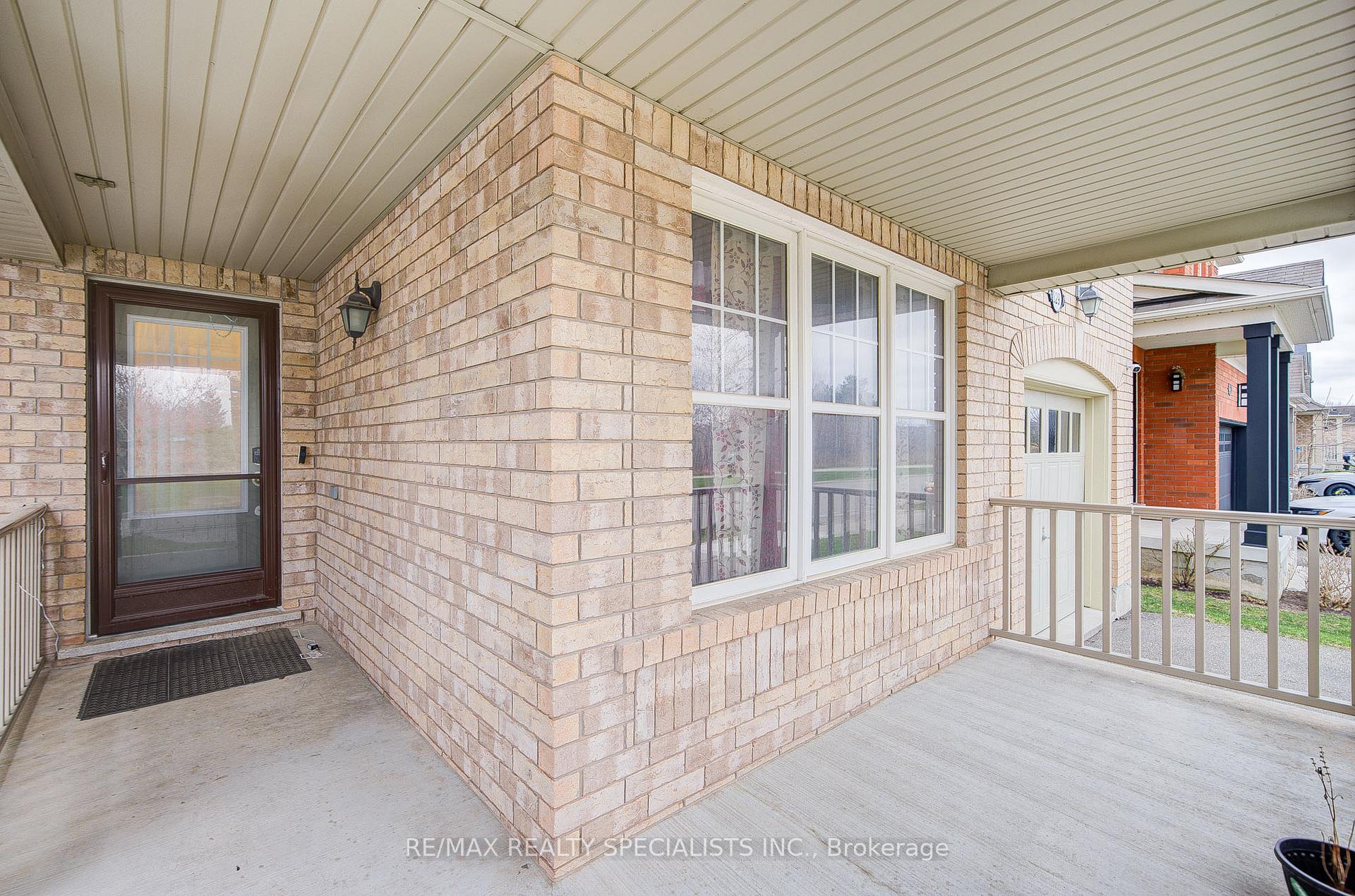 Photo 2 of 829 Cahoun Terrace, Milton, Coates — HOMEH