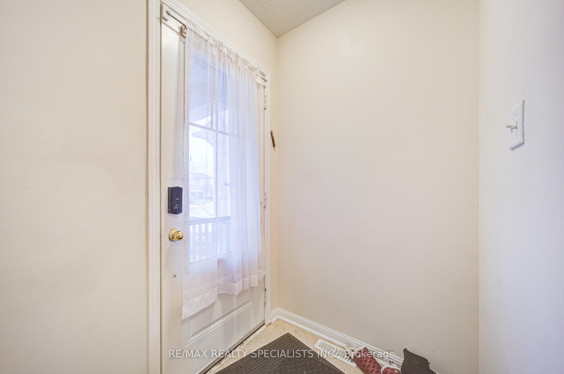 Photo 3 of 829 Cahoun Terrace, Milton, Coates — HOMEH