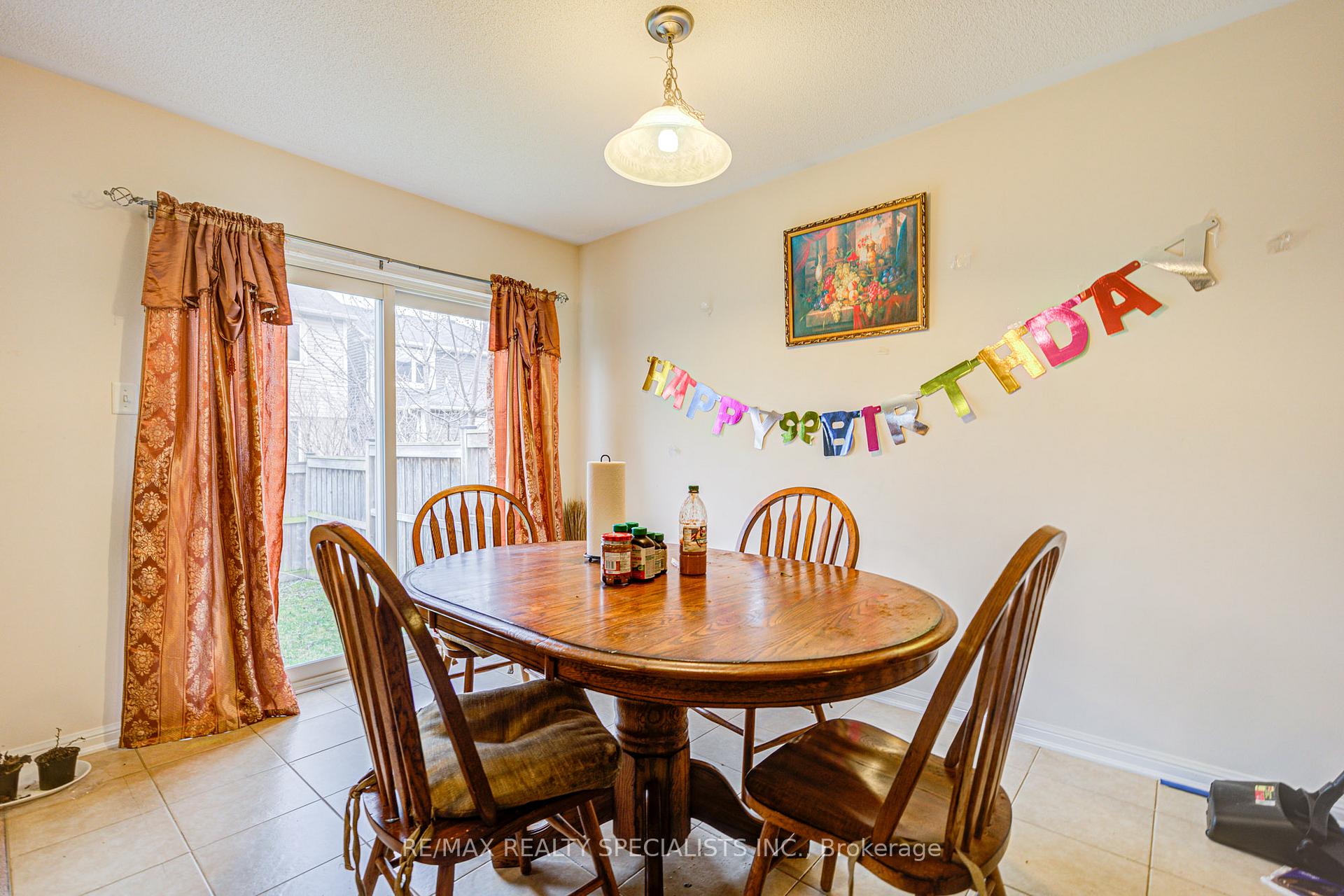 Photo 7 of 829 Cahoun Terrace, Milton, Coates — HOMEH