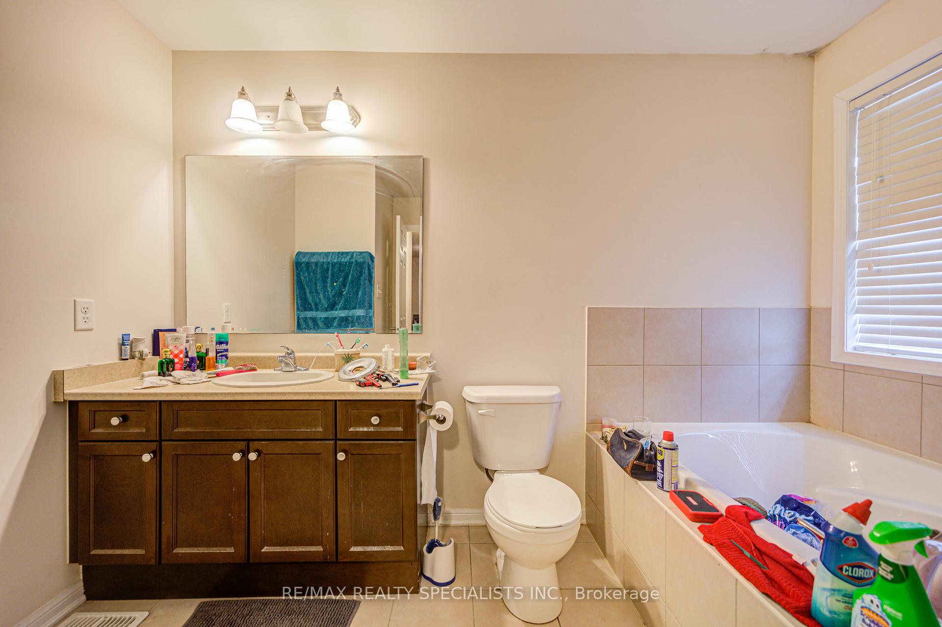 Photo 10 of 829 Cahoun Terrace, Milton, Coates — HOMEH