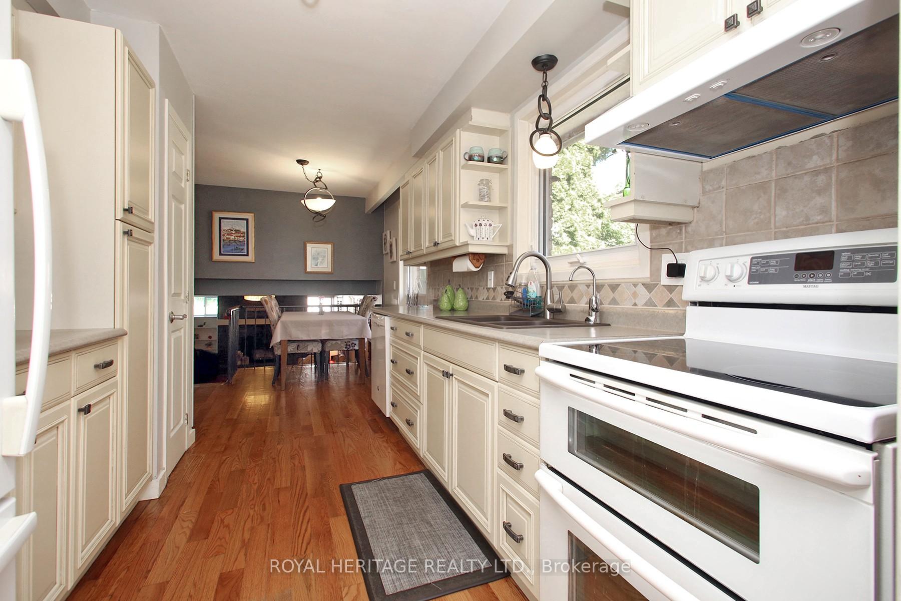 Photo 9 of 576 Rosebank Road, Pickering, Rosebank — HOMEH