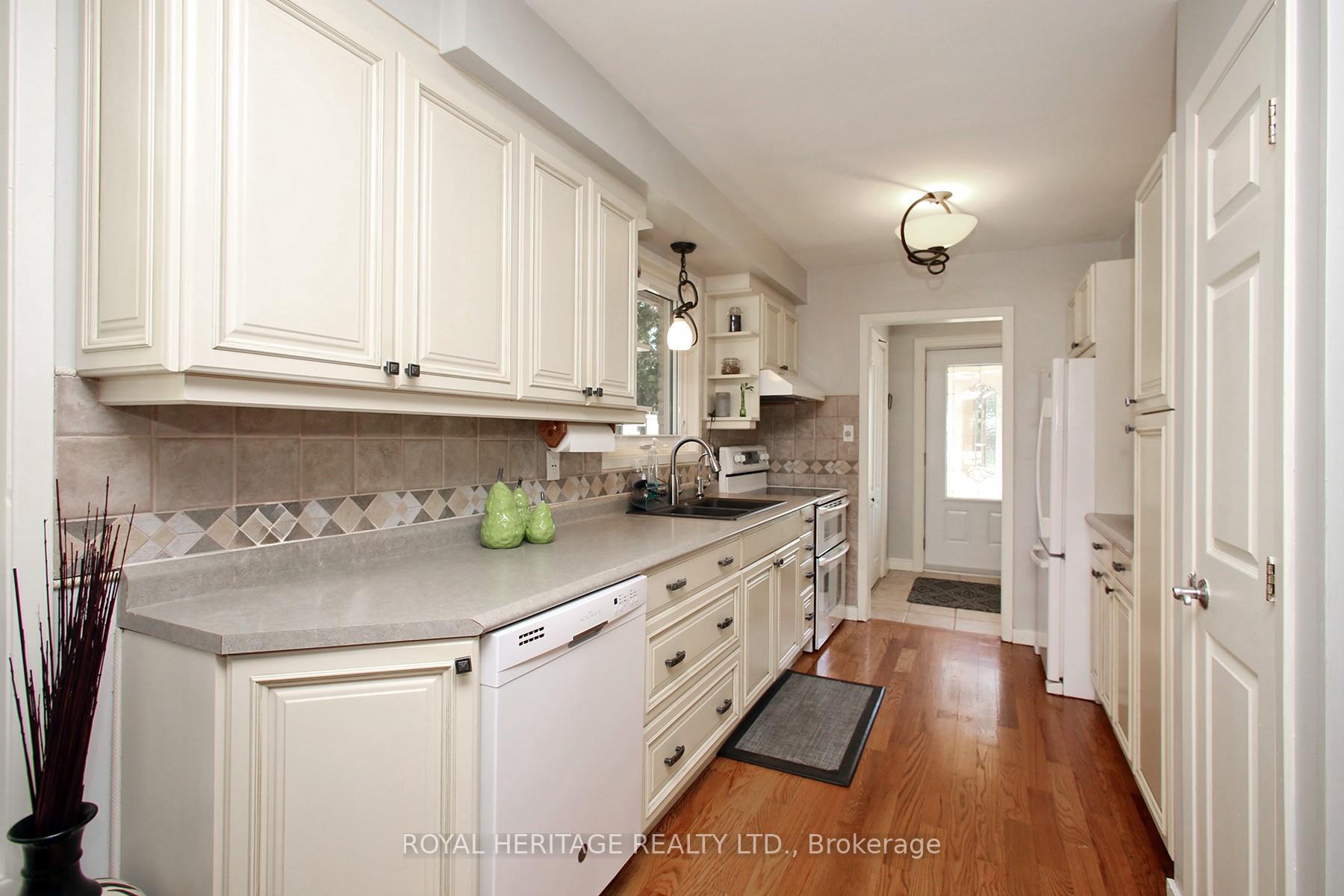 Photo 12 of 576 Rosebank Road, Pickering, Rosebank — HOMEH