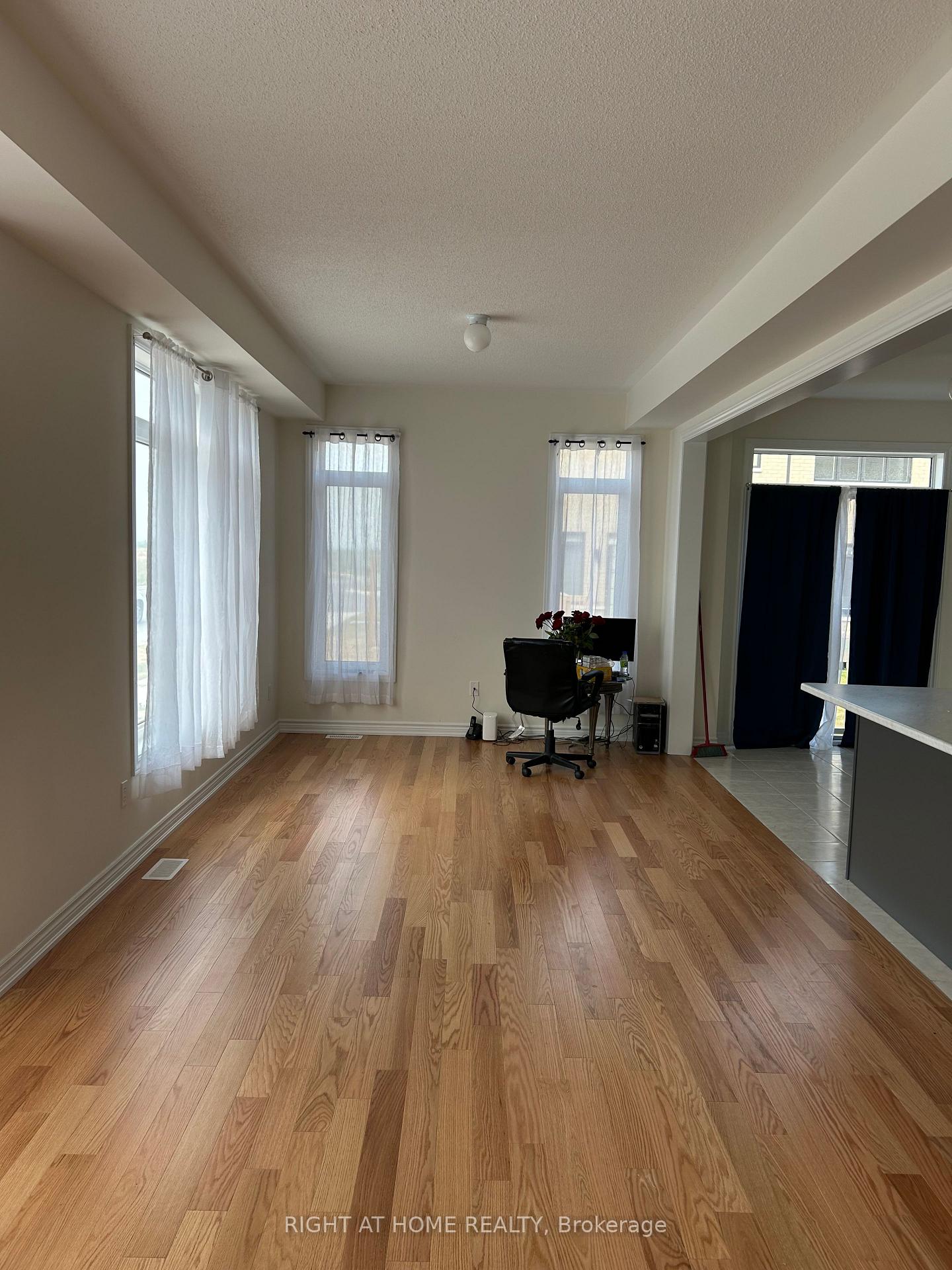 Photo 3 of Unit Upper Level, 1149 Cameo Street, Pickering, Rural Pickering — HOMEH