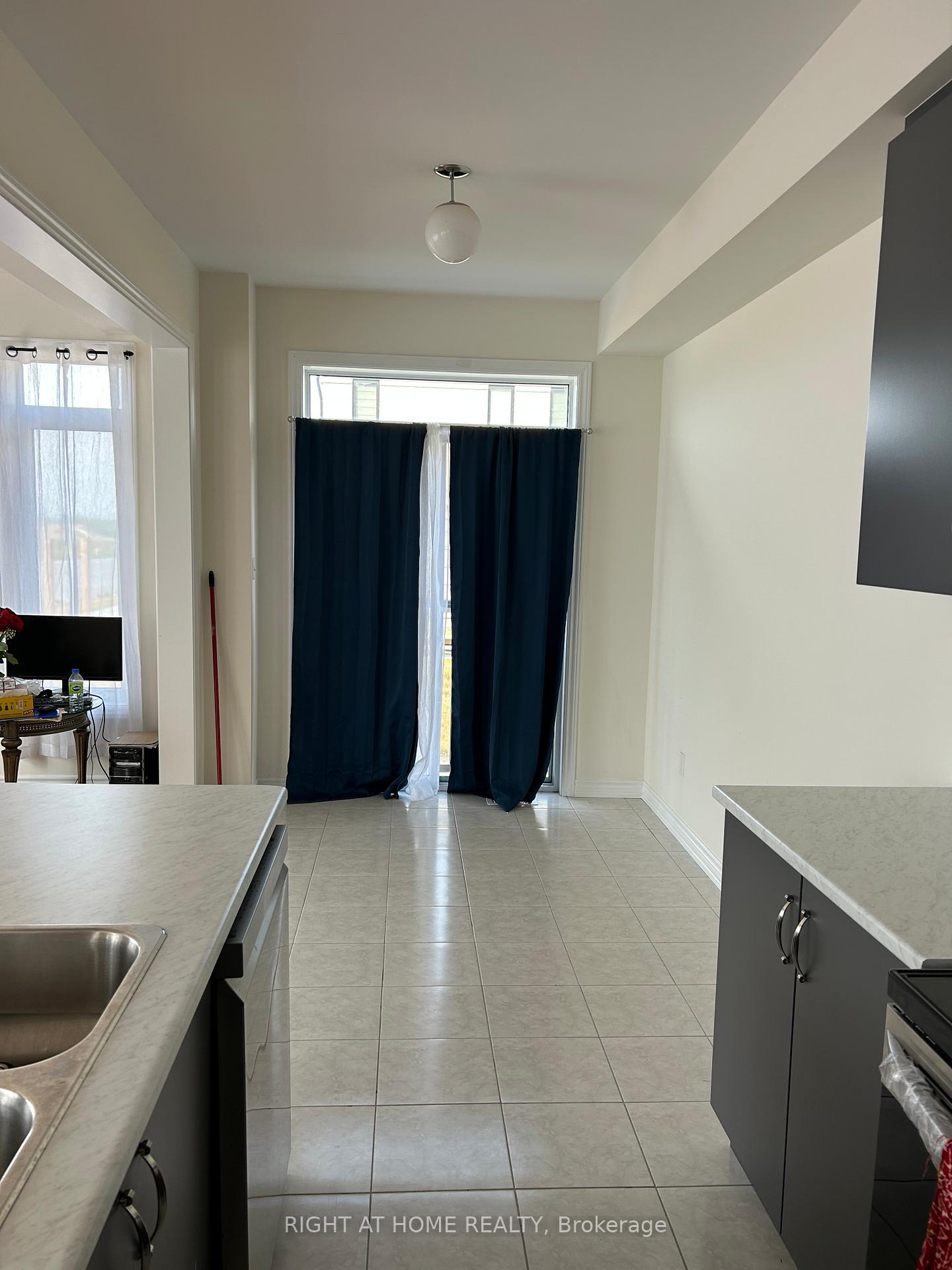 Photo 7 of Unit Upper Level, 1149 Cameo Street, Pickering, Rural Pickering — HOMEH