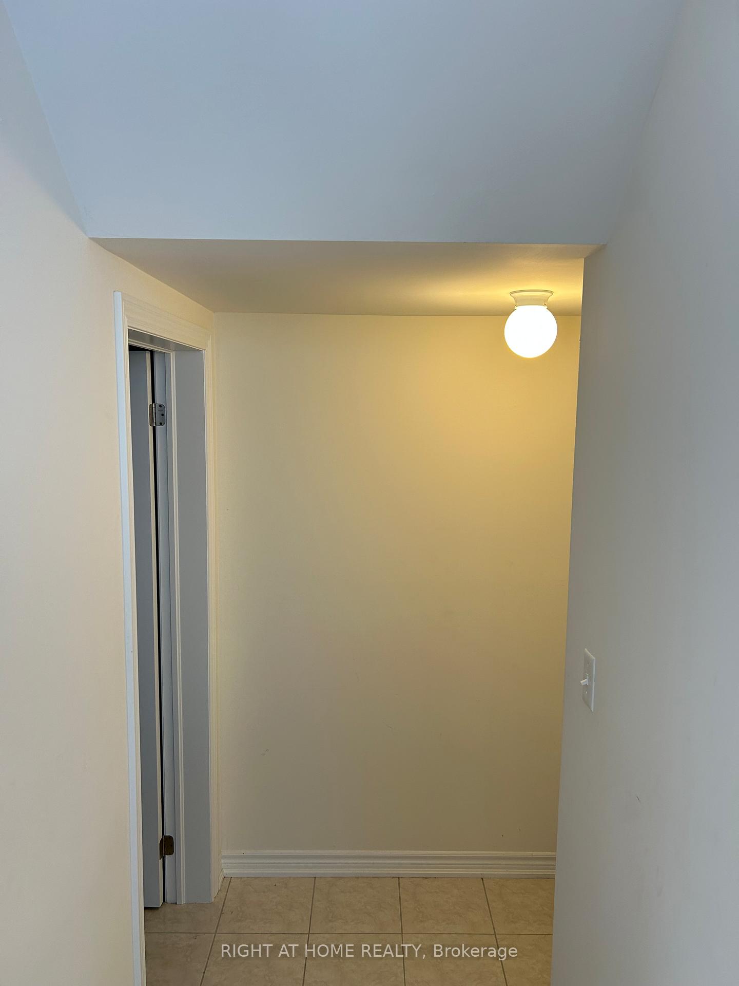 Photo 11 of Unit Upper Level, 1149 Cameo Street, Pickering, Rural Pickering — HOMEH