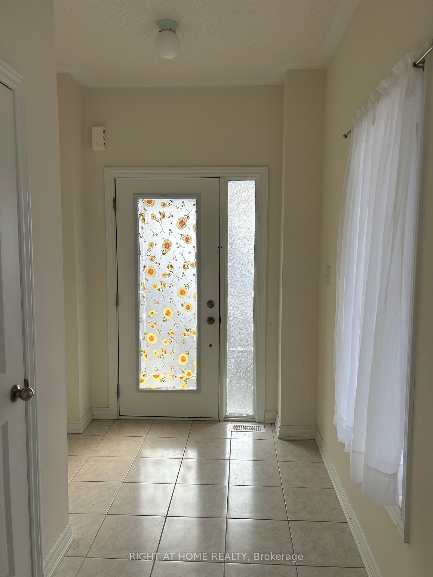 Photo 15 of Unit Upper Level, 1149 Cameo Street, Pickering, Rural Pickering — HOMEH