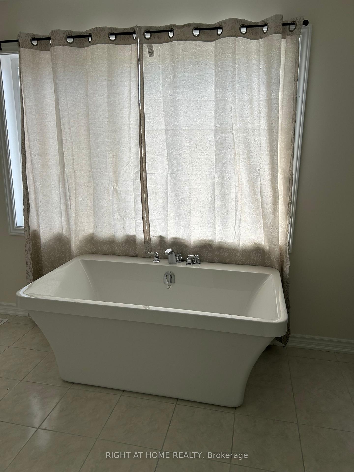 Photo 24 of Unit Upper Level, 1149 Cameo Street, Pickering, Rural Pickering — HOMEH