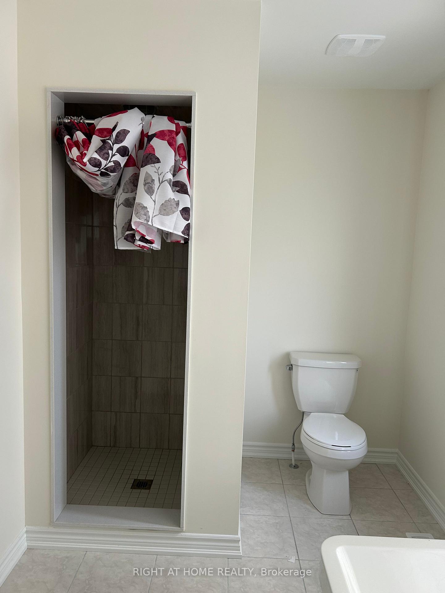 Photo 25 of Unit Upper Level, 1149 Cameo Street, Pickering, Rural Pickering — HOMEH