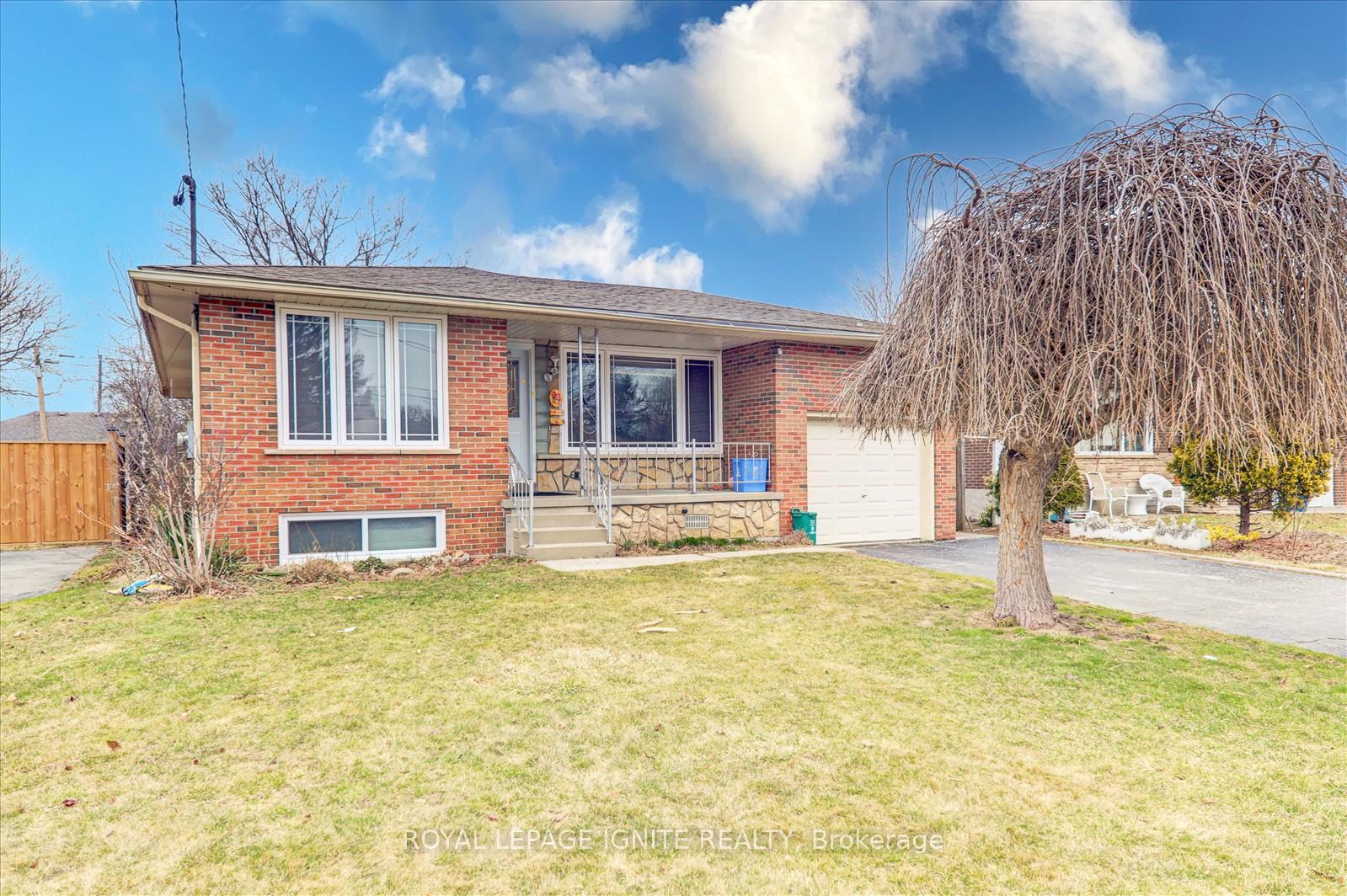 Front of Unit Bsmt, 122 Byng Avenue