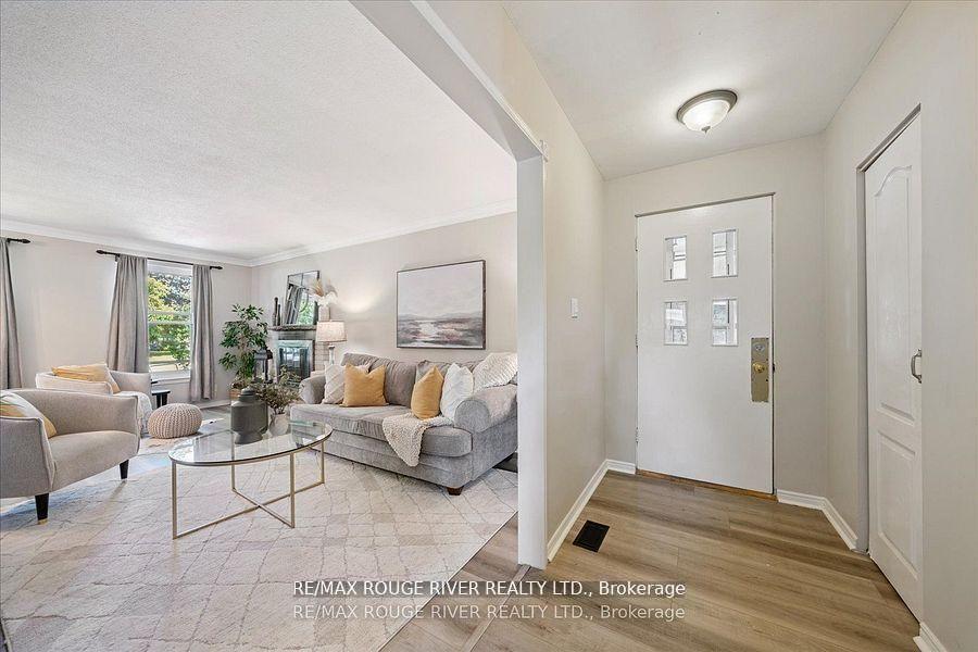 Photo 3 of 810 Zator Avenue, Pickering, Bay Ridges — HOMEH