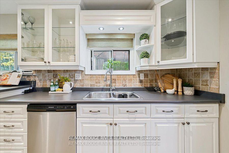 Photo 7 of 810 Zator Avenue, Pickering, Bay Ridges — HOMEH