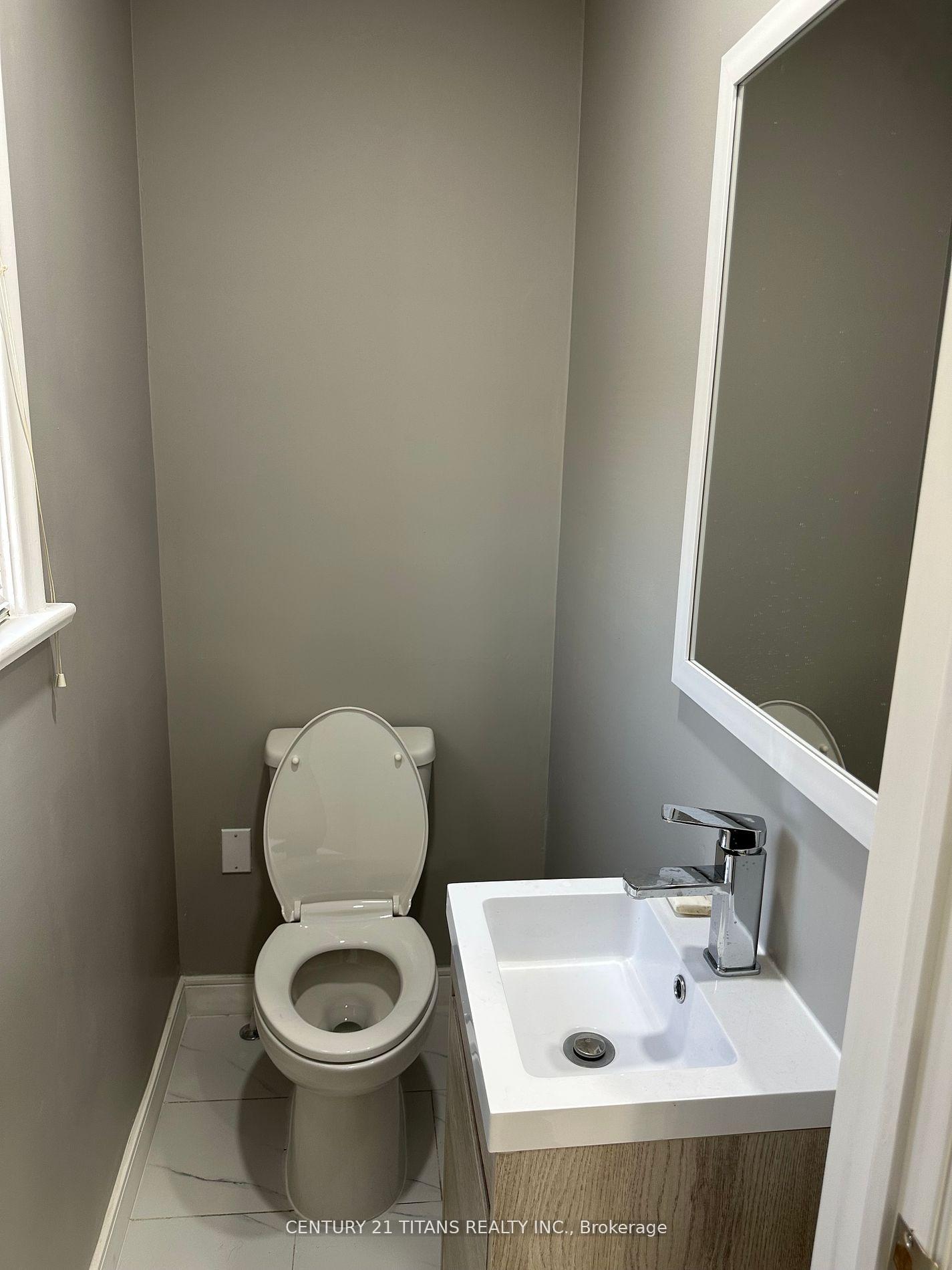 Photo 11 of 374 Highland Avenue W, Oshawa, Central — HOMEH