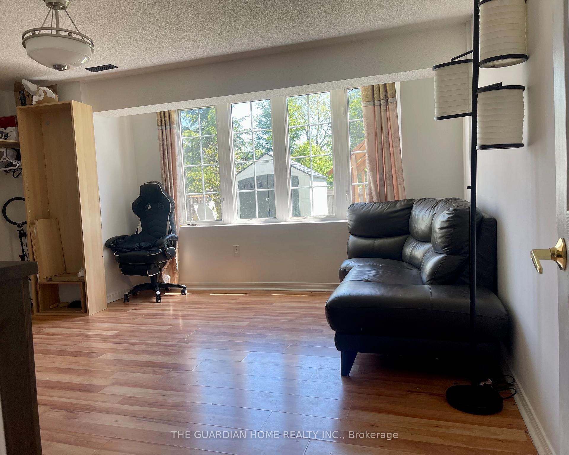 Photo 10 of 1513 Aldergrove Drive, Oshawa, Taunton — HOMEH