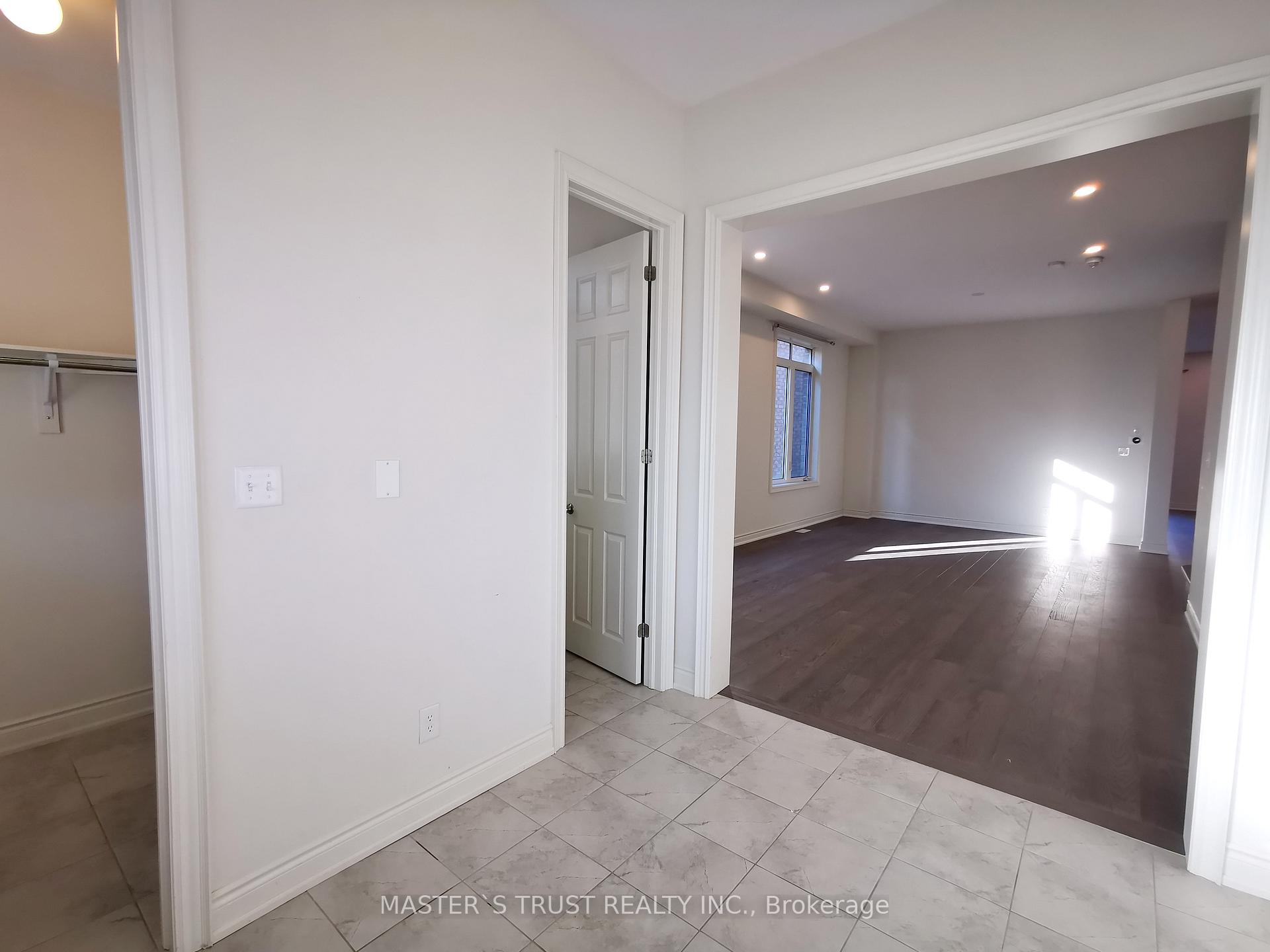 Photo 3 of 2529 Stallion Drive, Oshawa, Windfields — HOMEH