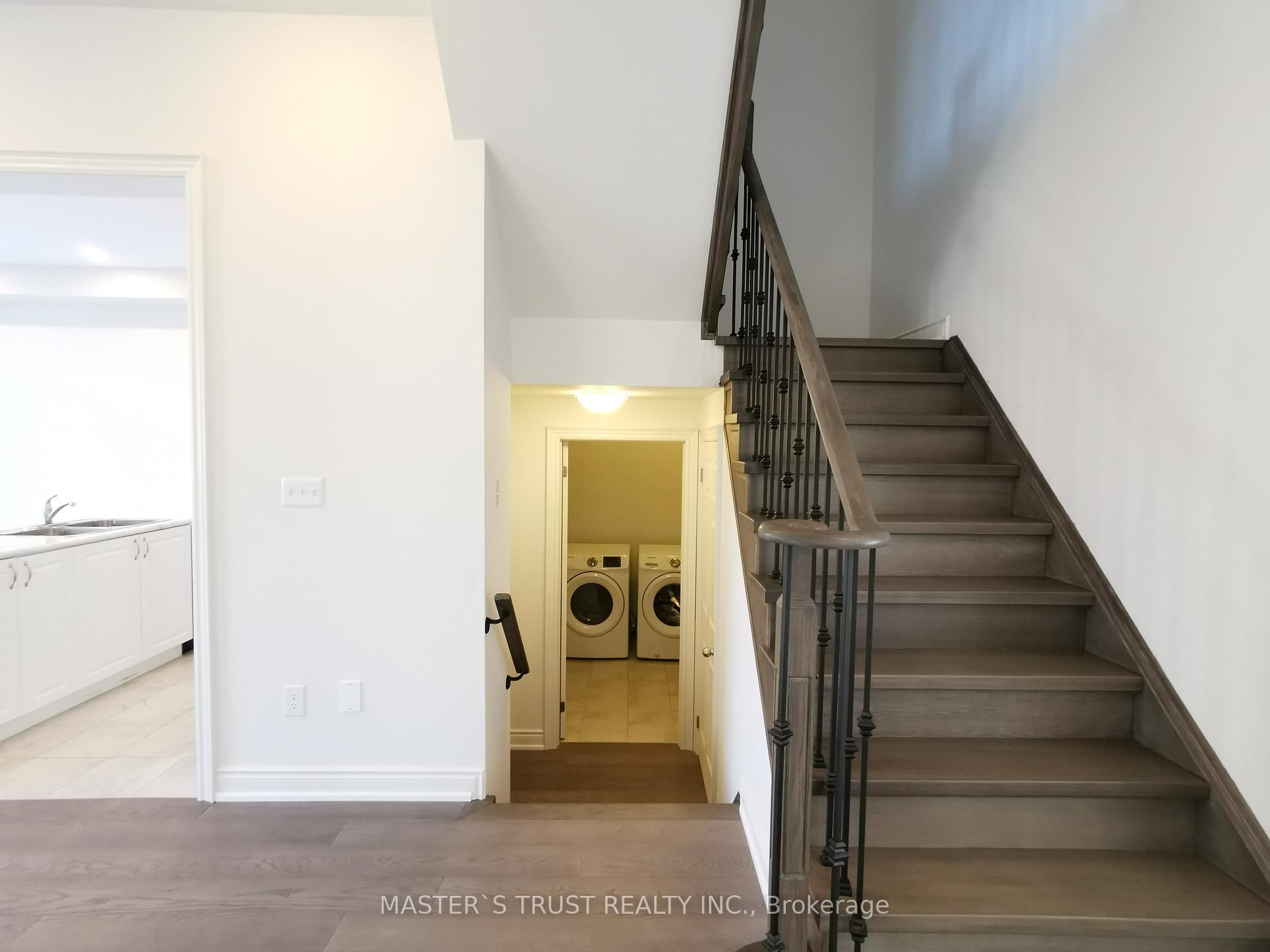 Photo 10 of 2529 Stallion Drive, Oshawa, Windfields — HOMEH