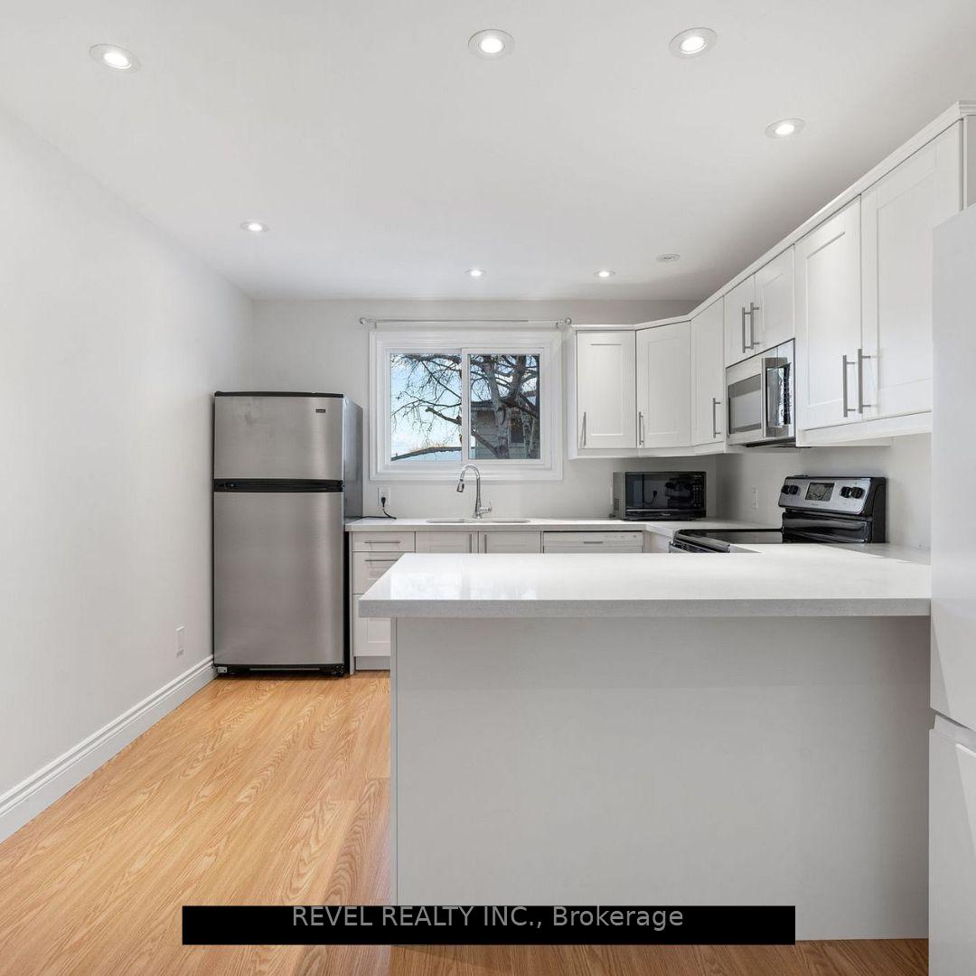Photo 2 of 1323 Broadview Street, Pickering, Bay Ridges — HOMEH