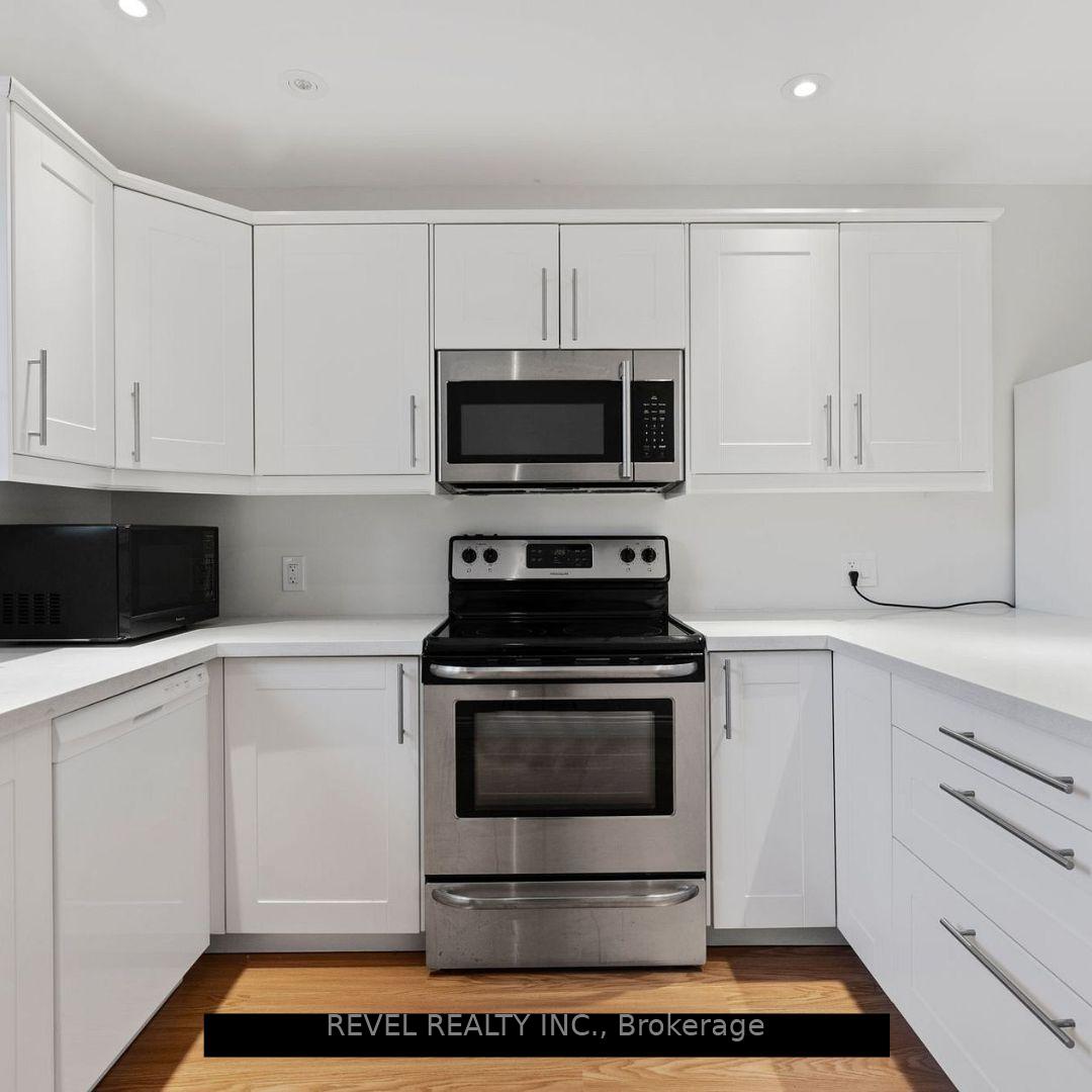 Photo 3 of 1323 Broadview Street, Pickering, Bay Ridges — HOMEH