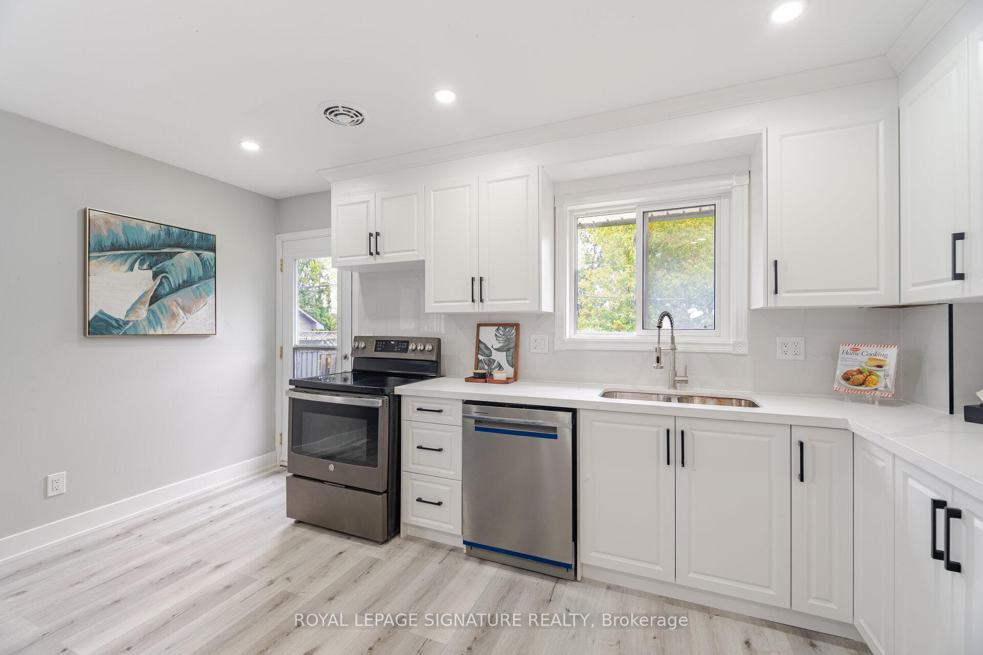 Photo 13 of 303 Durham Court, Oshawa, Vanier — HOMEH