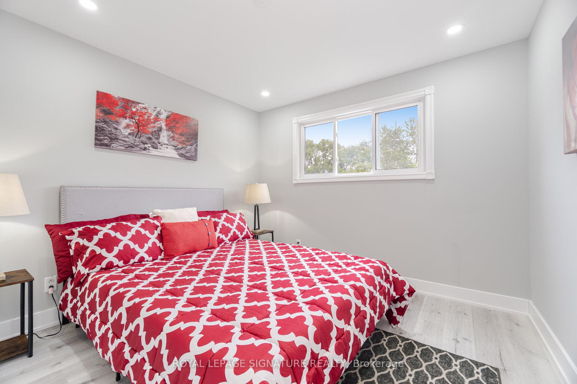 Photo 24 of 303 Durham Court, Oshawa, Vanier — HOMEH