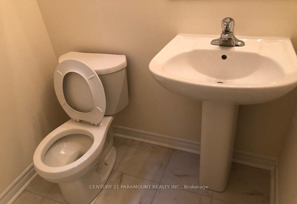 Photo 9 of 1814 Fosterbrook Street, Oshawa, Taunton — HOMEH