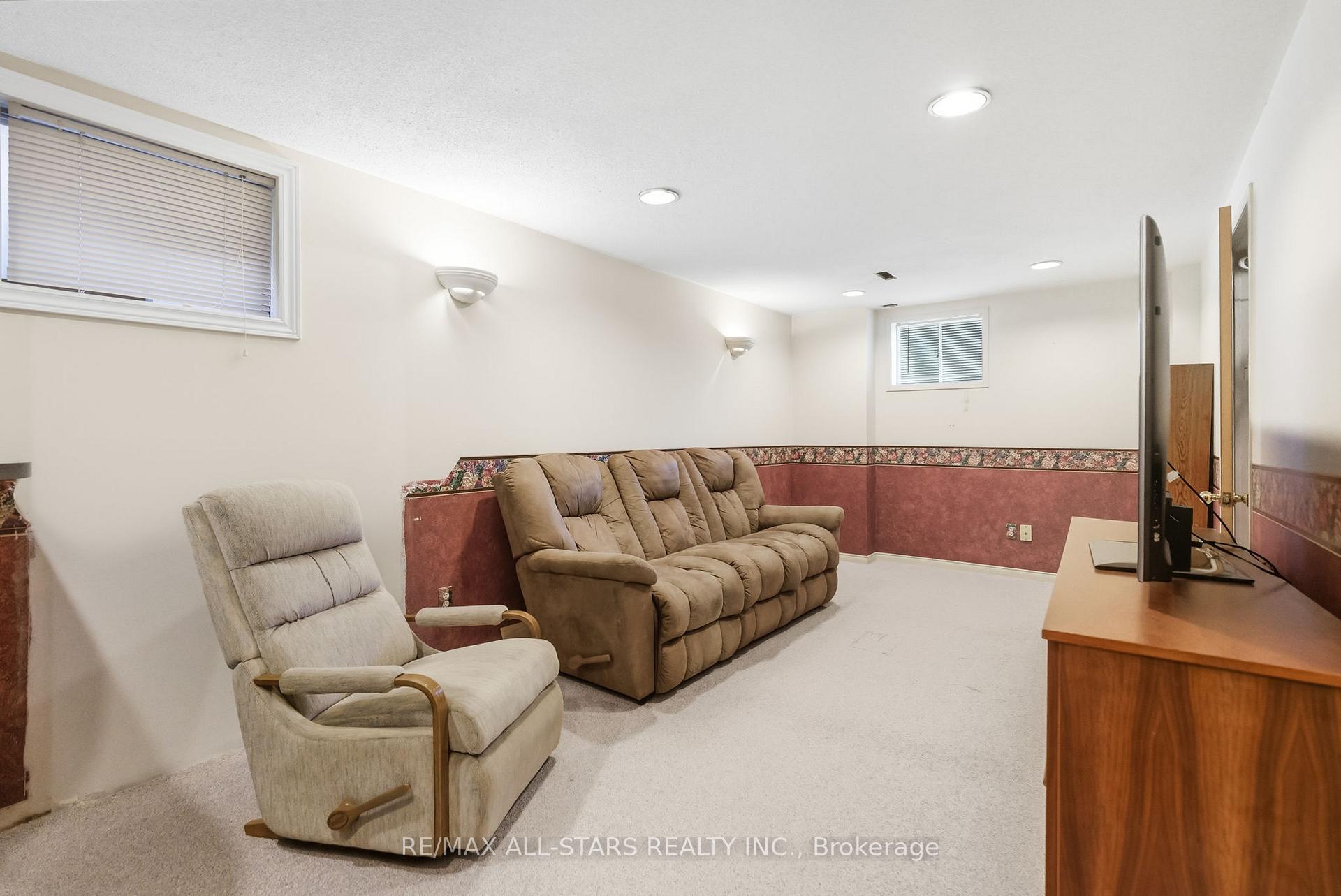 Photo 31 of 1094 Longbow Drive, Pickering, Liverpool — HOMEH