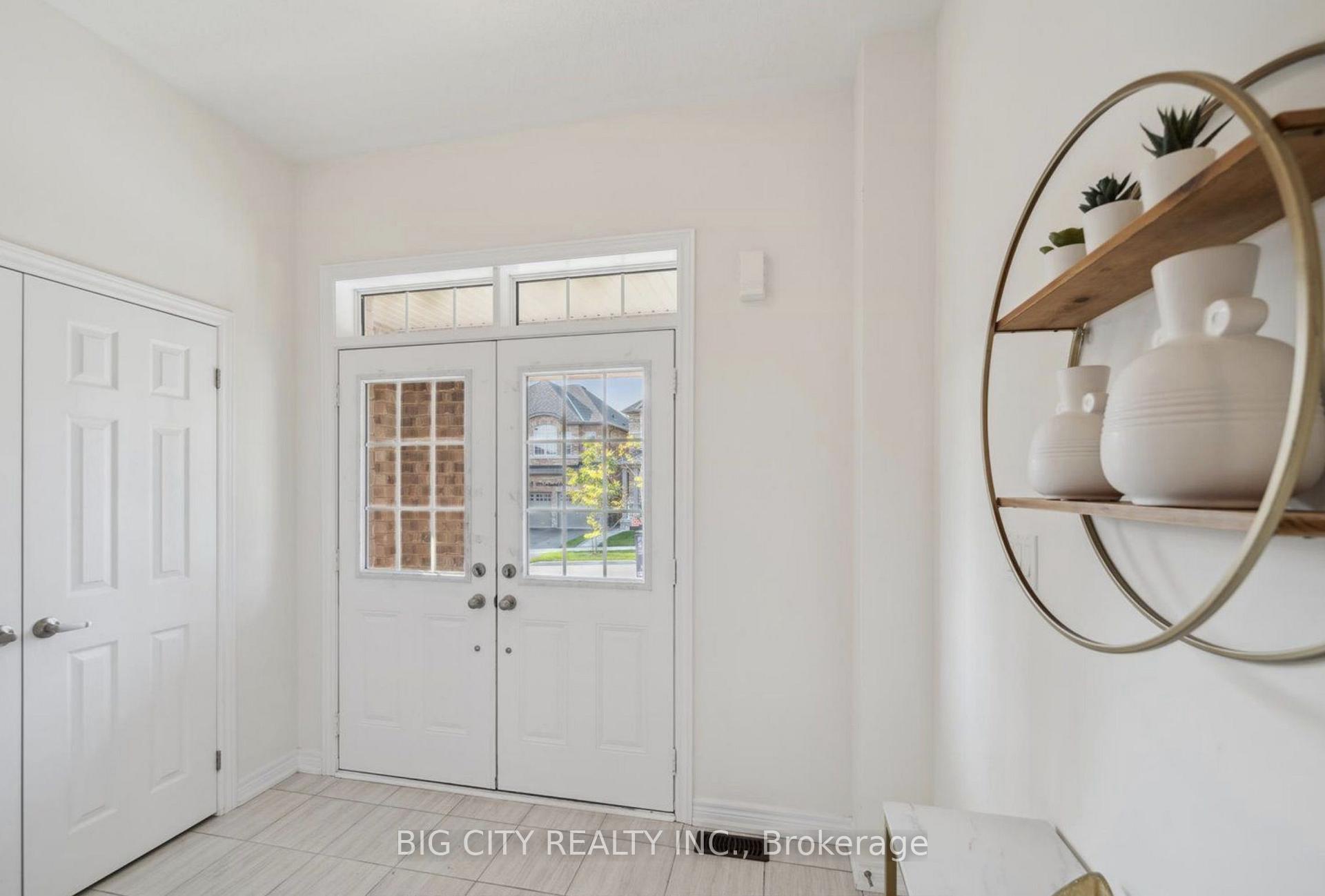 Photo 2 of 1192 Enchanted Crescent, Pickering, Rural Pickering — HOMEH