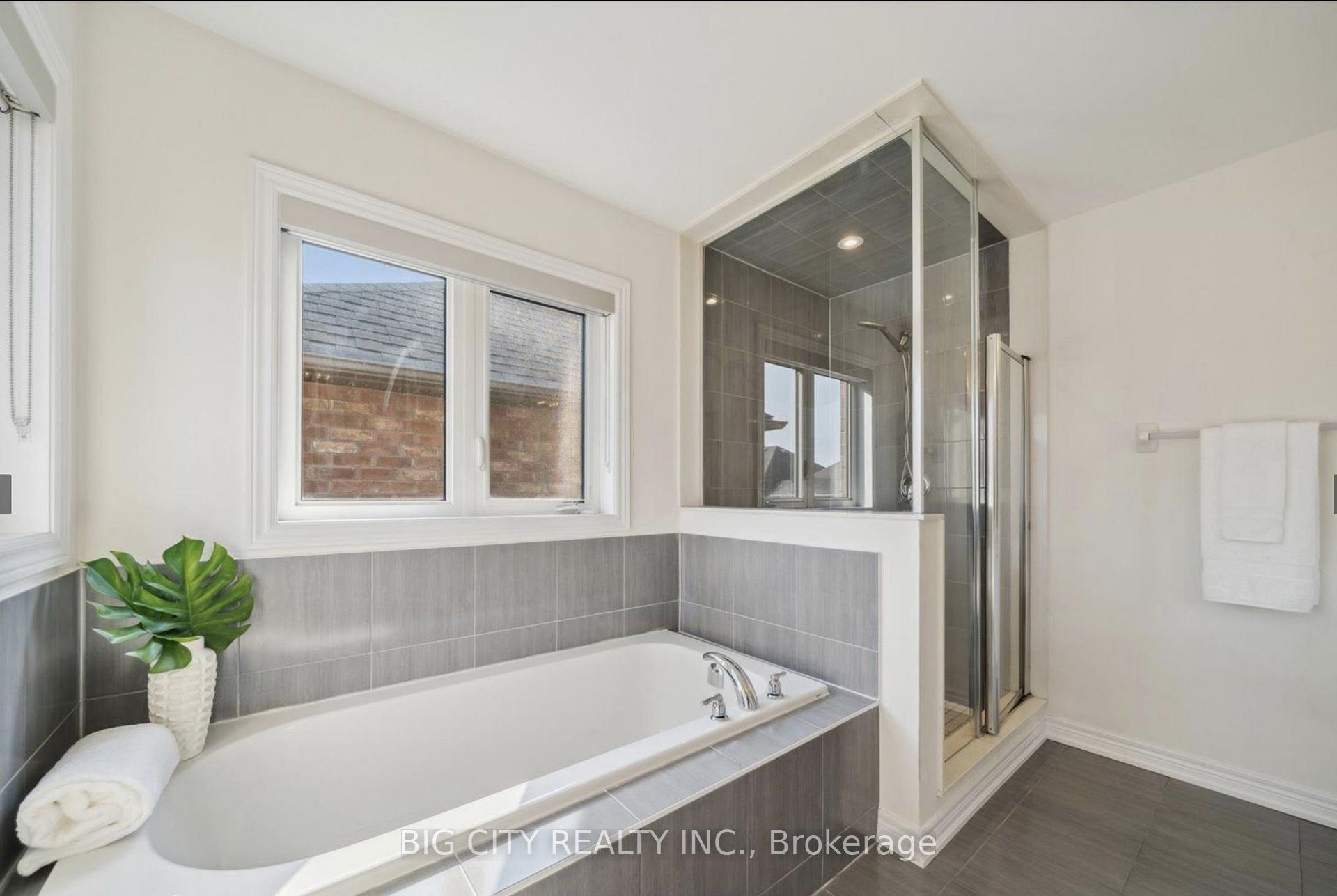 Photo 19 of 1192 Enchanted Crescent, Pickering, Rural Pickering — HOMEH