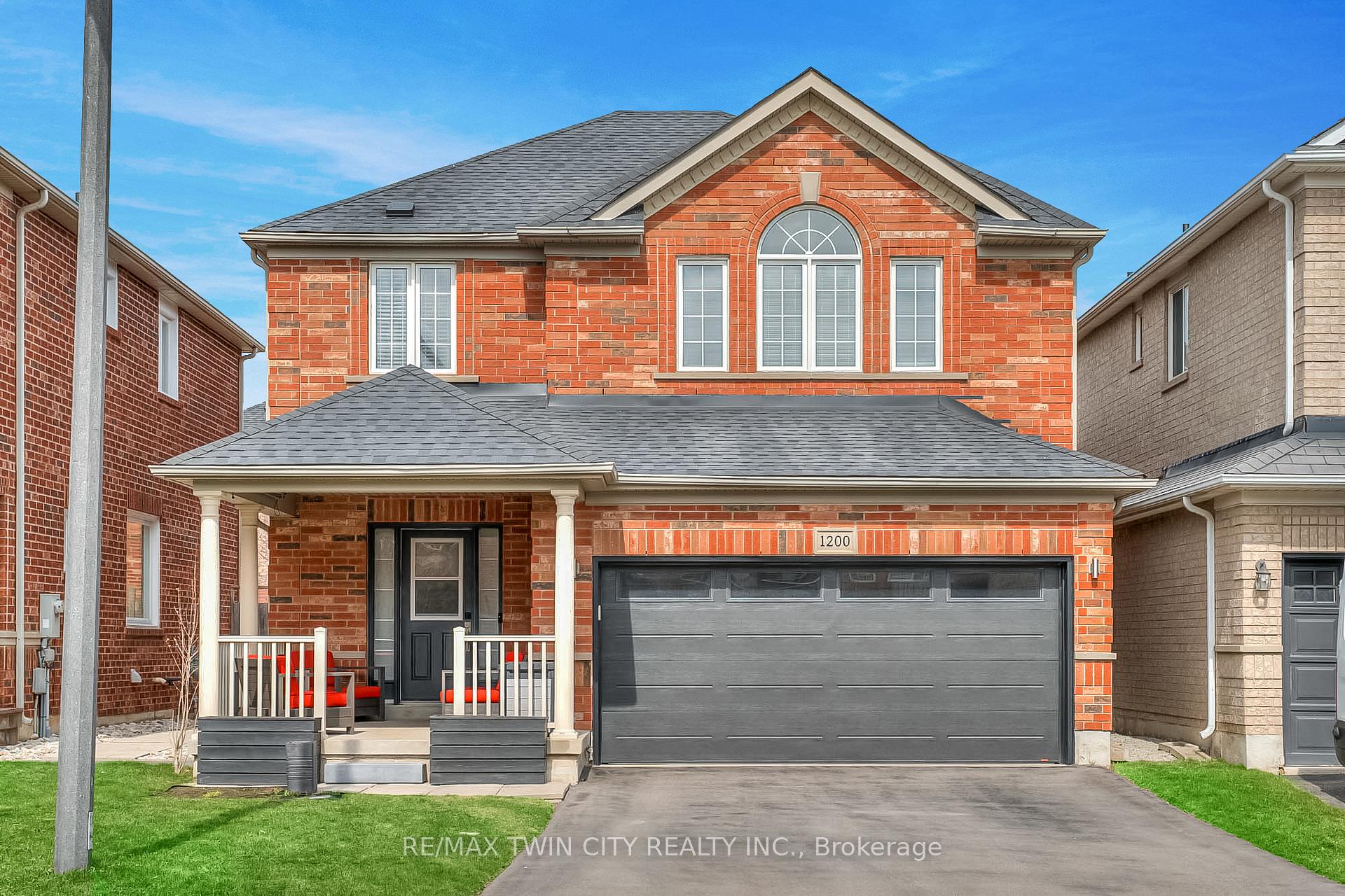 Photo 1 of 1200 McMullen Crescent, Milton, Clarke — HOMEH