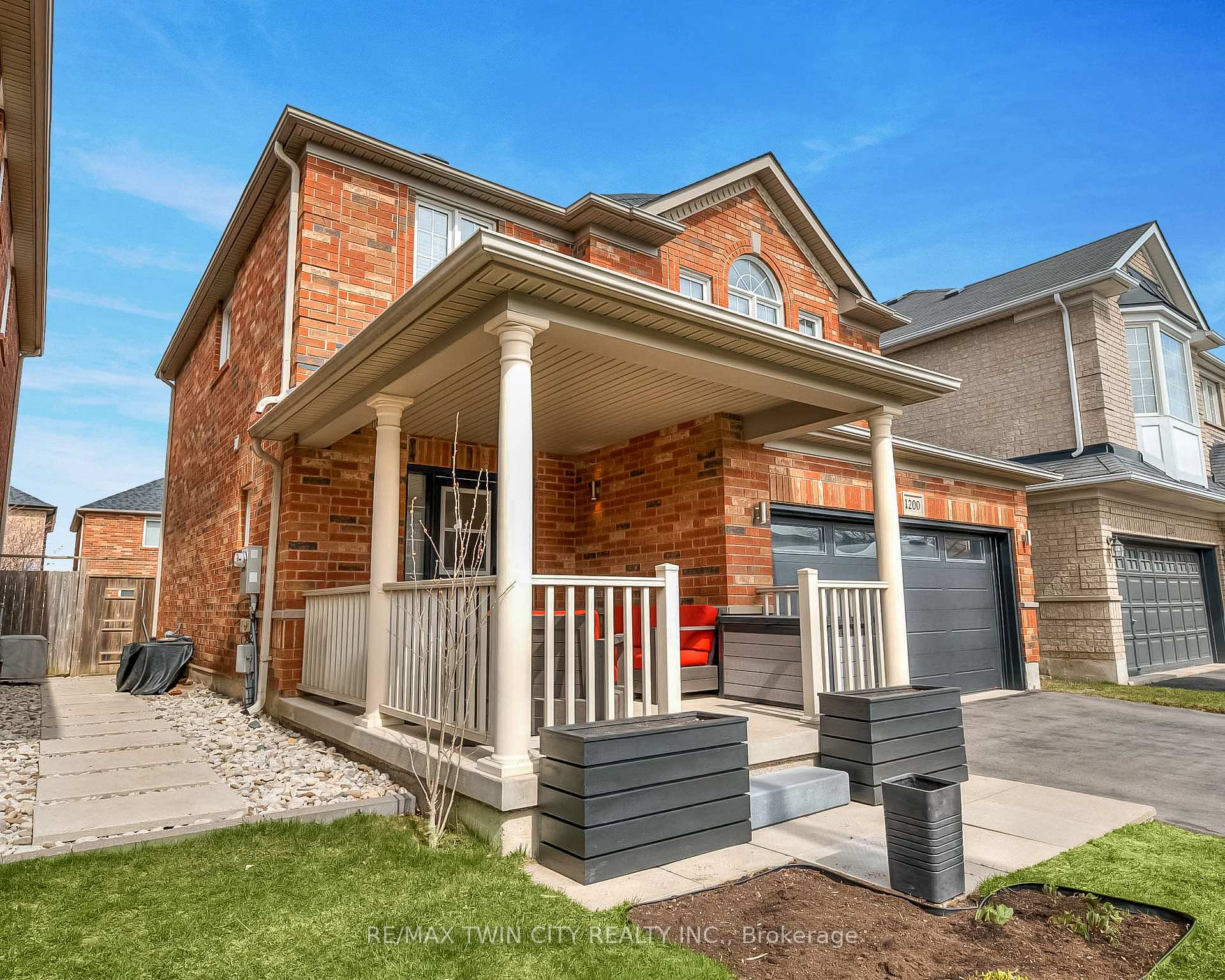 Photo 3 of 1200 McMullen Crescent, Milton, Clarke — HOMEH
