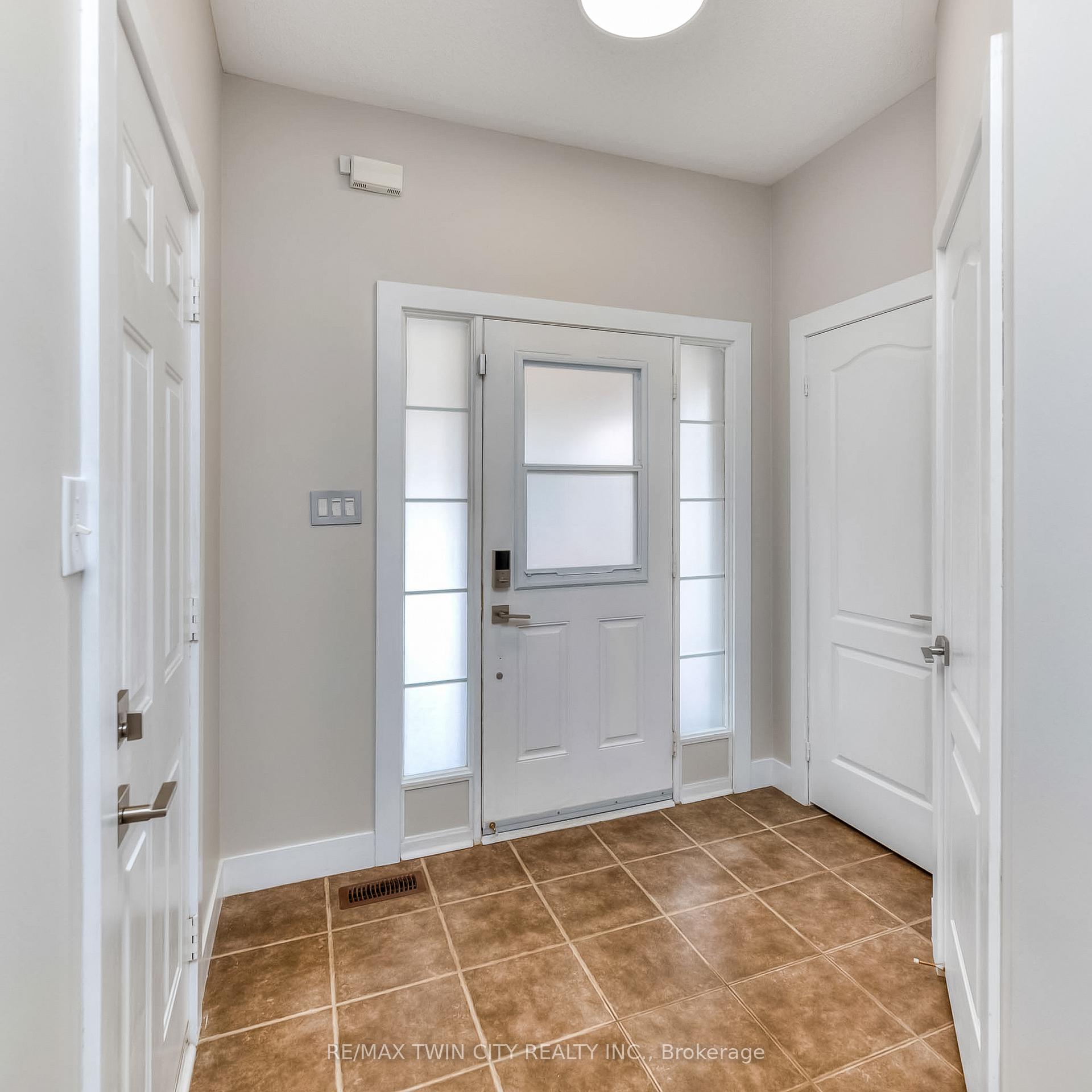 Photo 6 of 1200 McMullen Crescent, Milton, Clarke — HOMEH