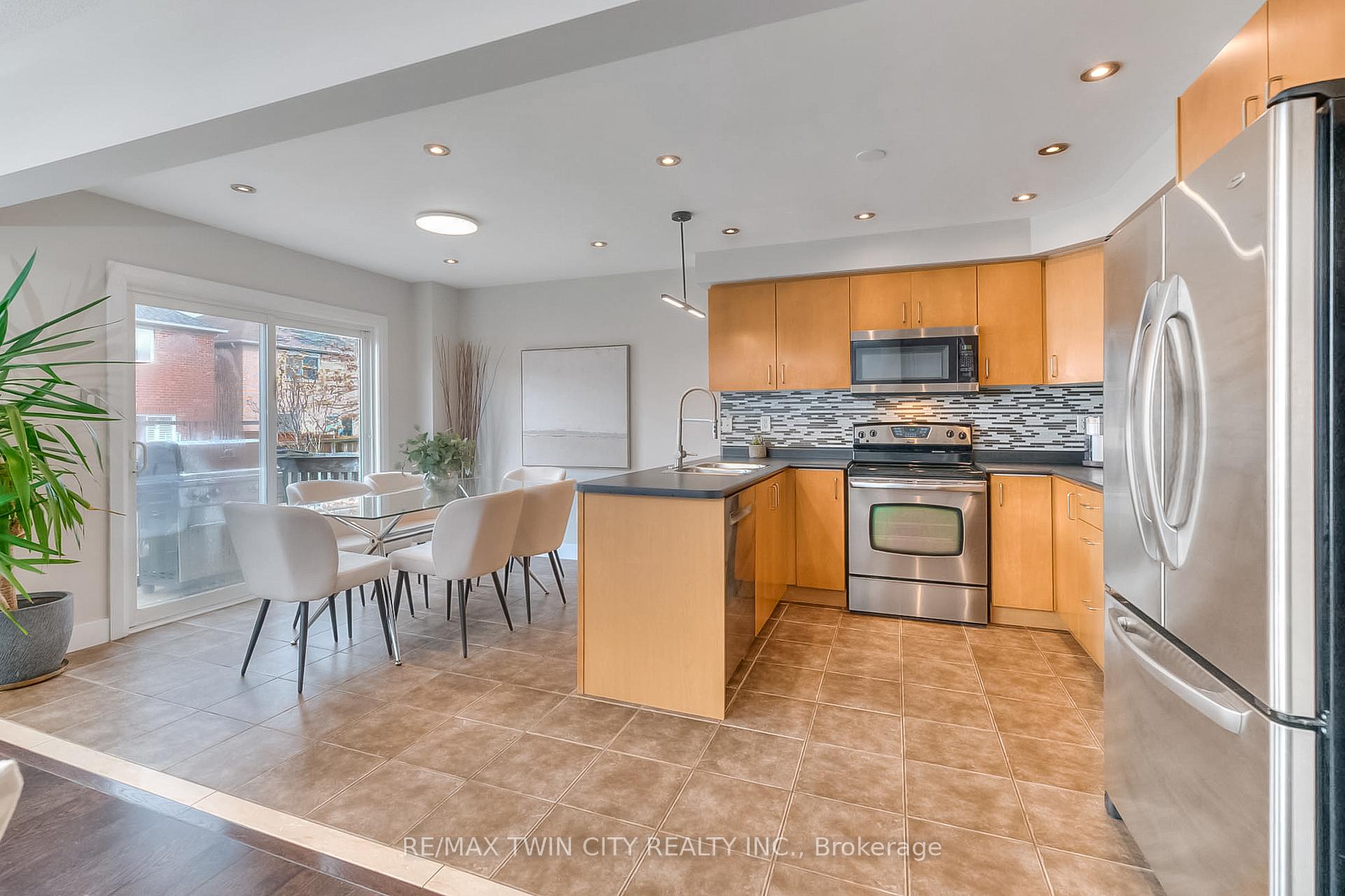Photo 18 of 1200 McMullen Crescent, Milton, Clarke — HOMEH