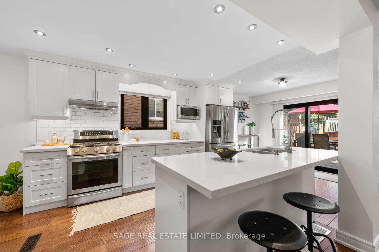 Photo 7 of 614 Stonebridge Lane, Pickering, West Shore — HOMEH