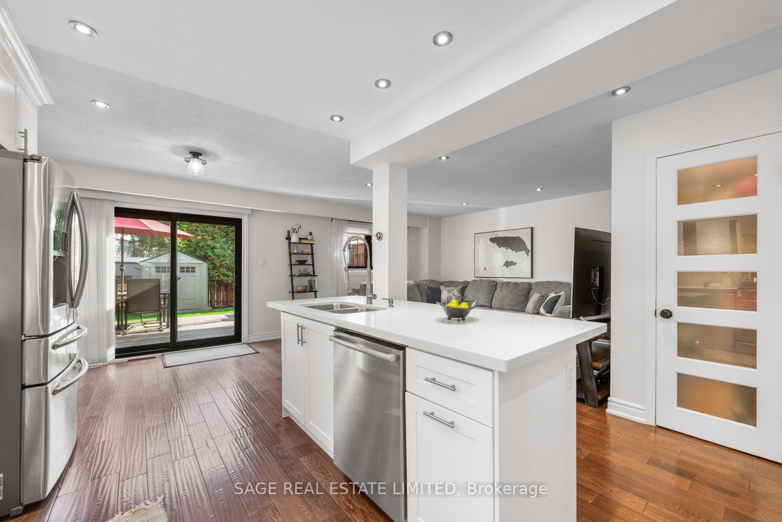 Photo 8 of 614 Stonebridge Lane, Pickering, West Shore — HOMEH