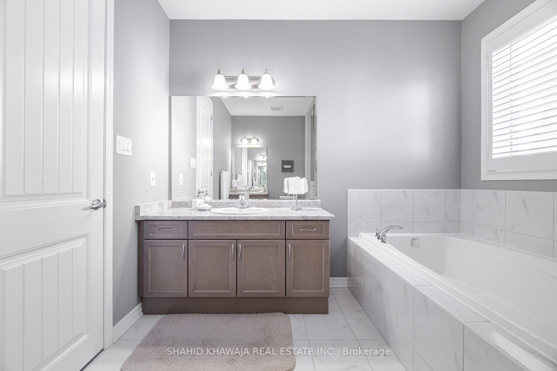 Photo 23 of 1388 Connaught Terrace, Milton, Ford — HOMEH