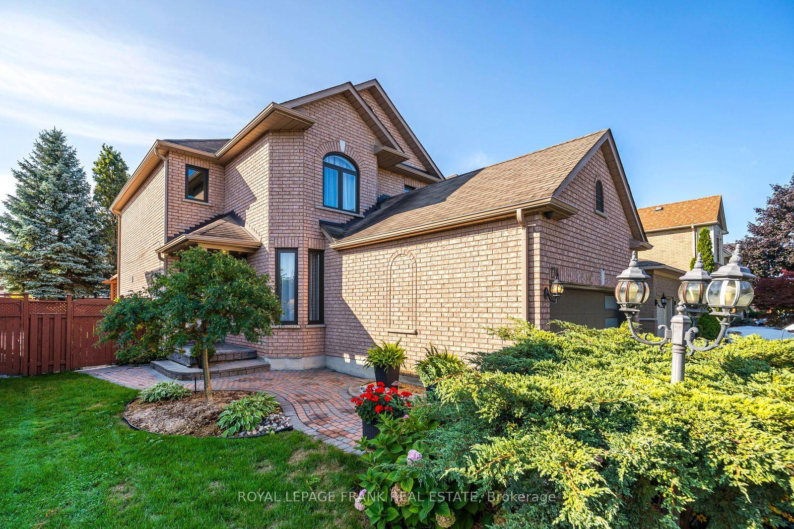 Photo 3 of 174 Thicket Crescent, Pickering, Highbush — HOMEH