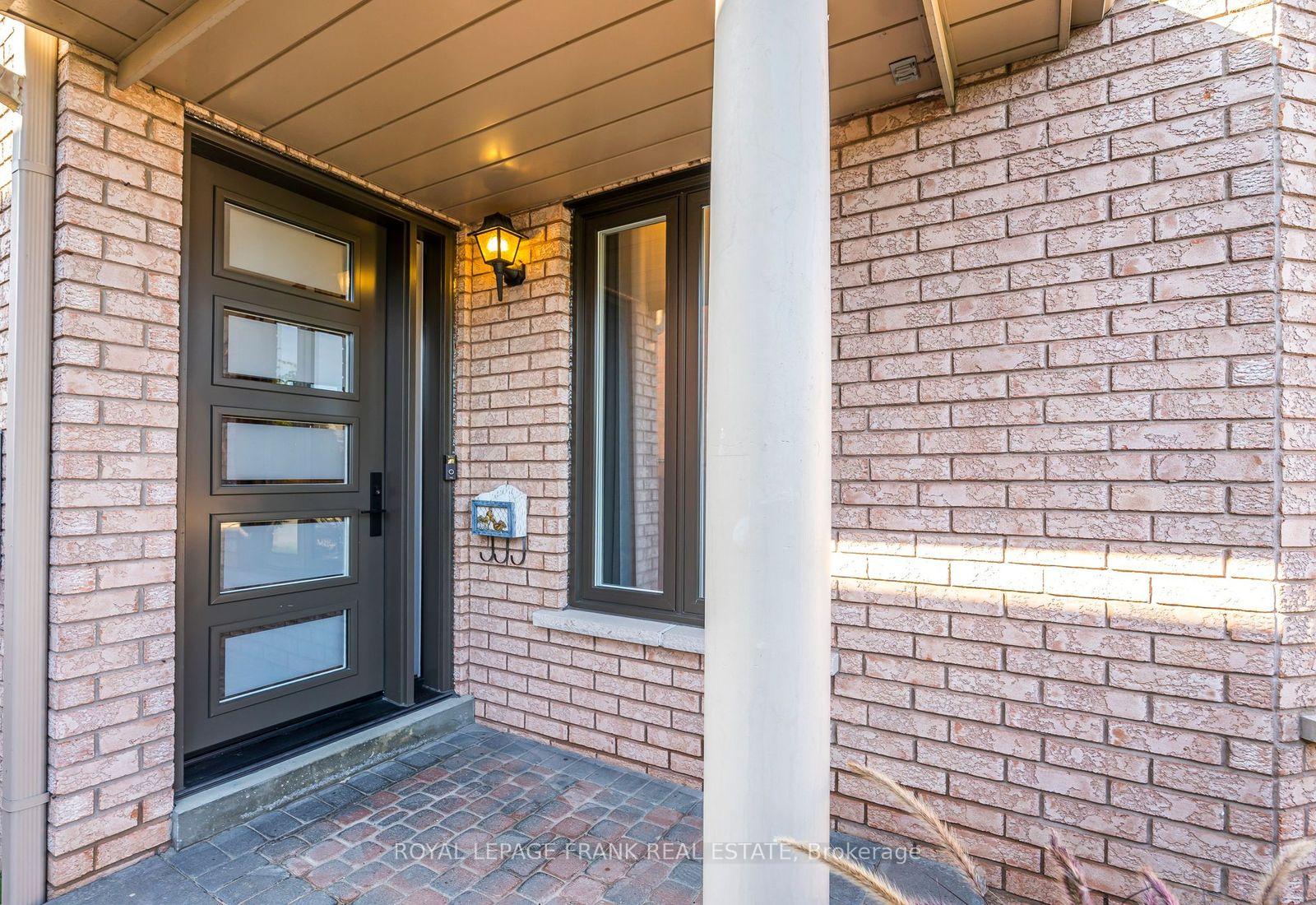 Photo 4 of 174 Thicket Crescent, Pickering, Highbush — HOMEH