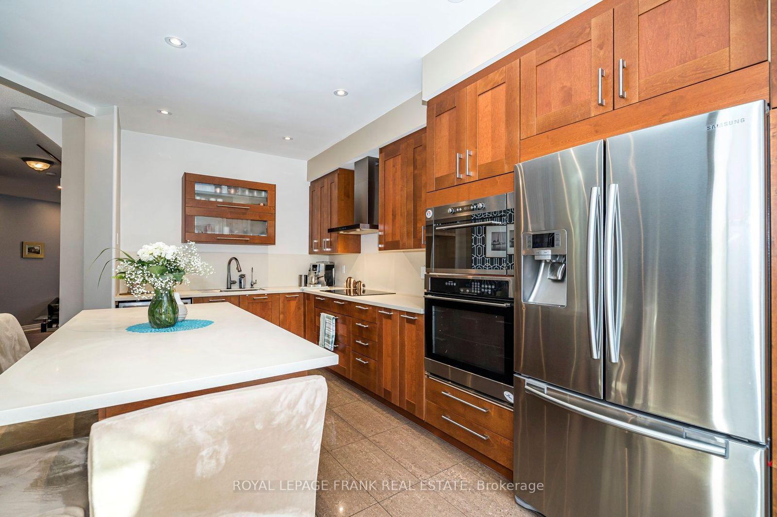Photo 5 of 174 Thicket Crescent, Pickering, Highbush — HOMEH