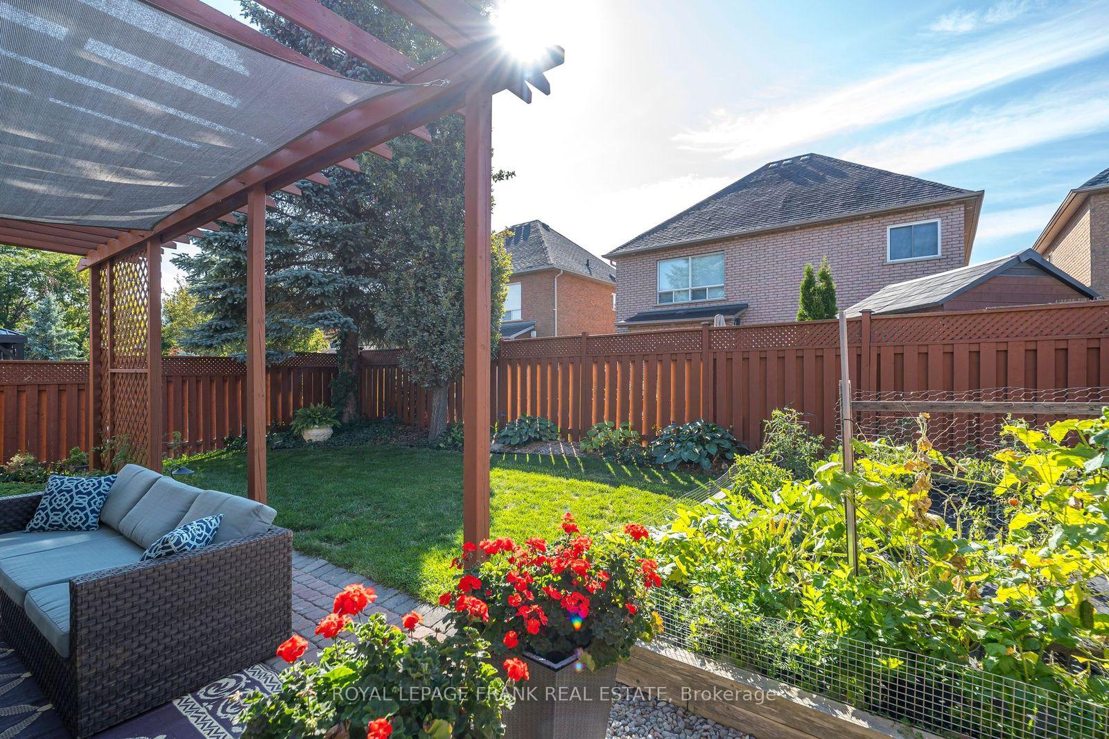 Photo 42 of 174 Thicket Crescent, Pickering, Highbush — HOMEH