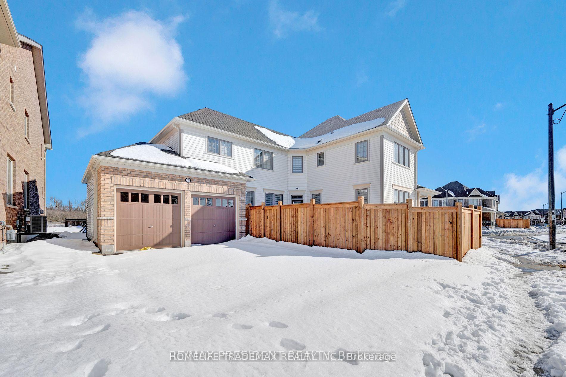 Front of 2577 Bandsman Crescent