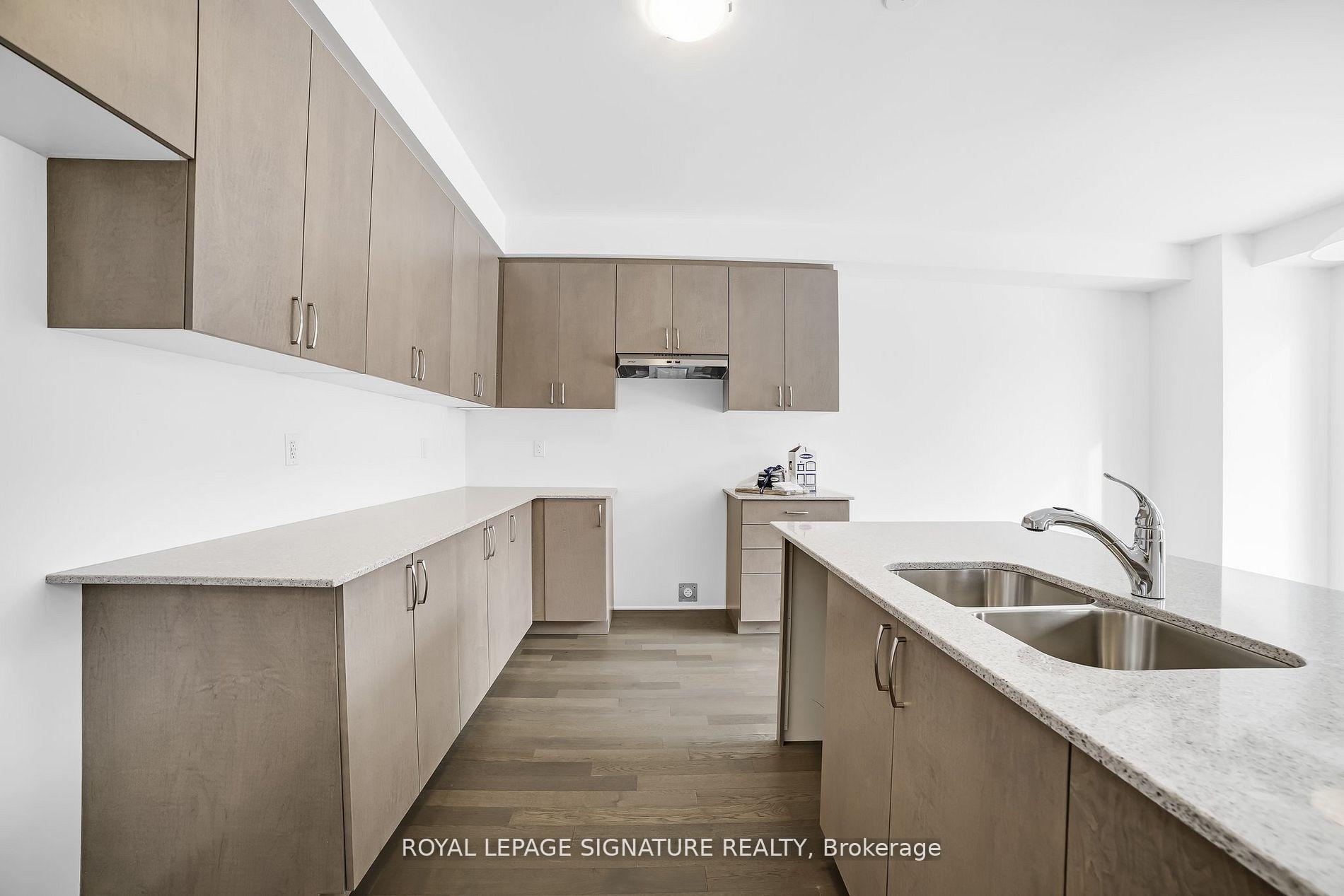 Photo 12 of 448 Kennedy Circle W, Milton, Cobban — HOMEH
