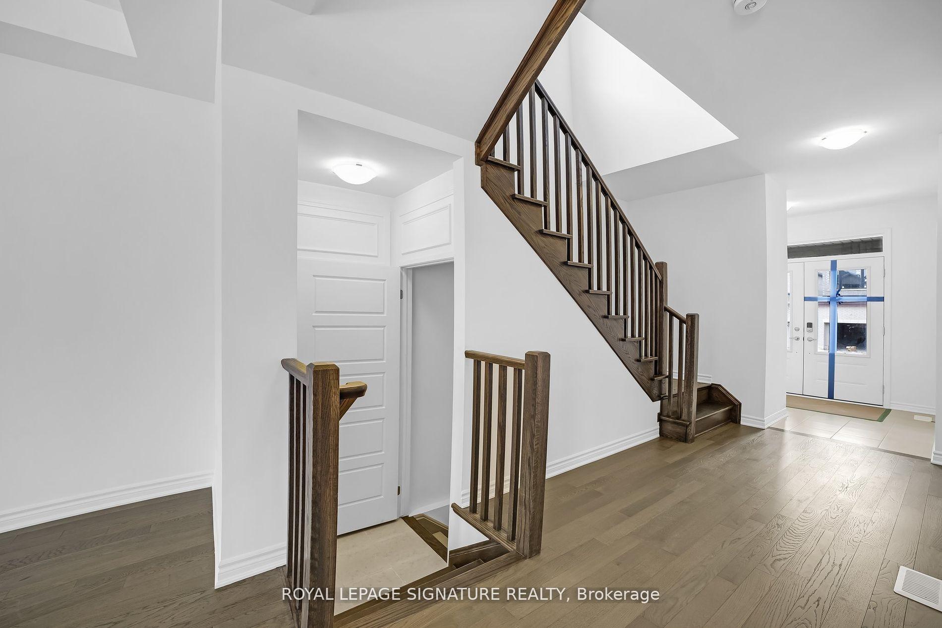 Photo 14 of 448 Kennedy Circle W, Milton, Cobban — HOMEH