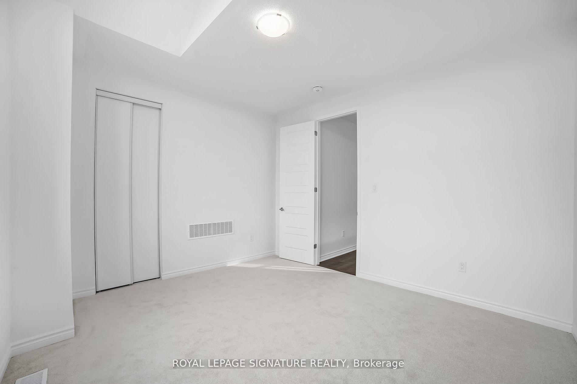 Photo 20 of 448 Kennedy Circle W, Milton, Cobban — HOMEH