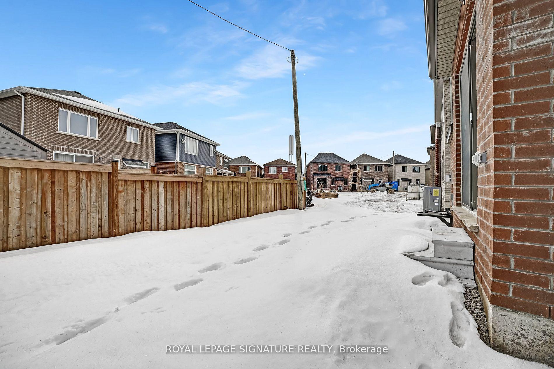 Photo 35 of 448 Kennedy Circle W, Milton, Cobban — HOMEH