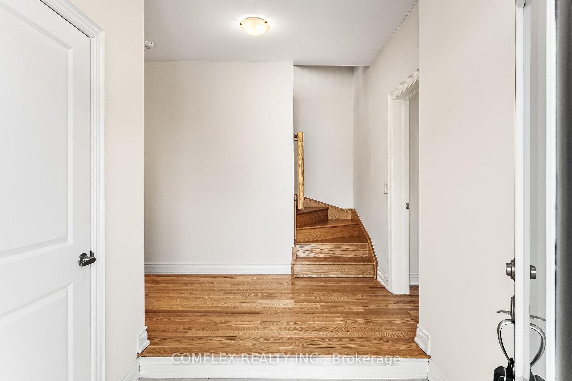 Photo 5 of 2832 Tippett Mews, Pickering, Rural Pickering — HOMEH