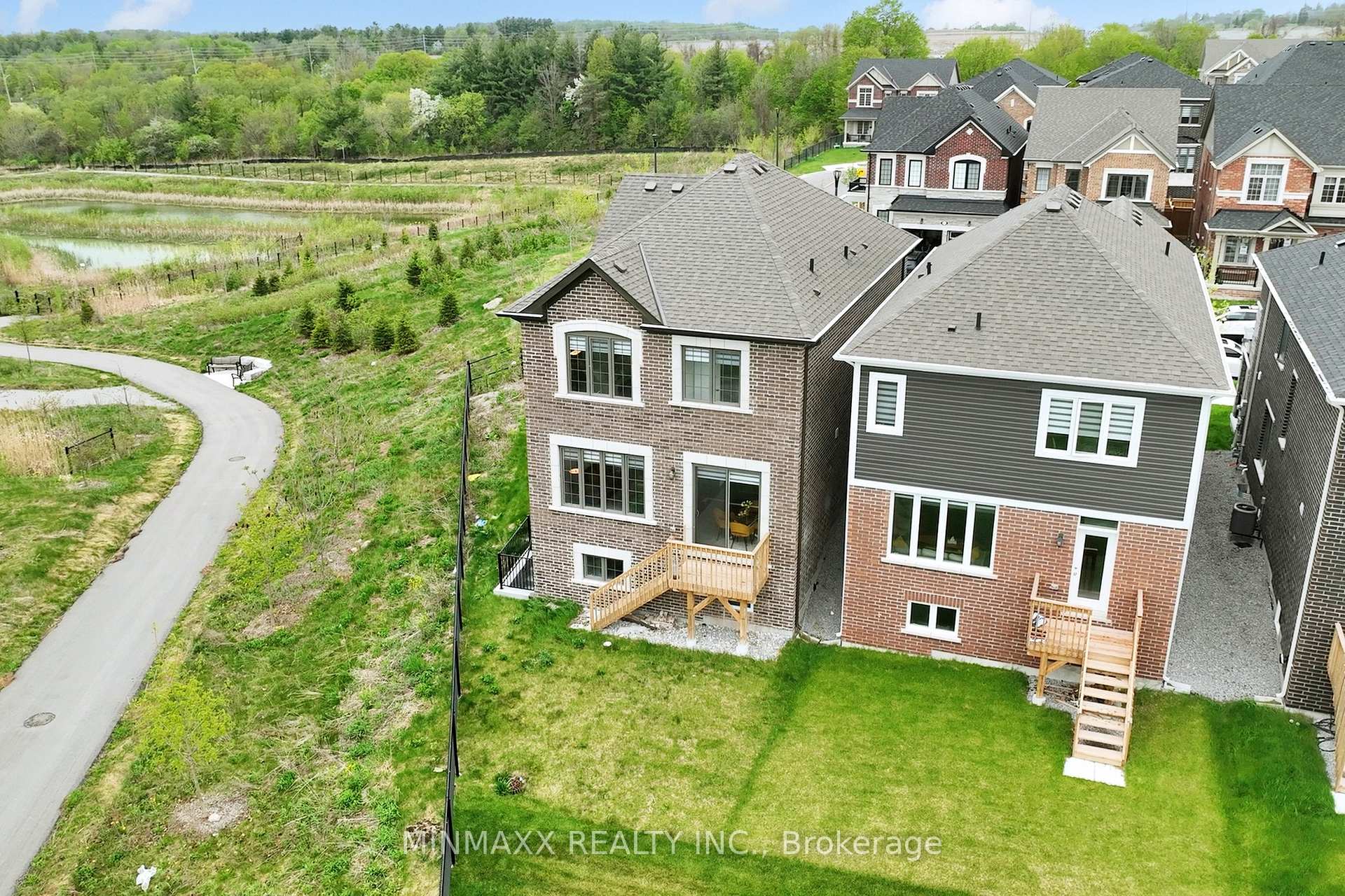 Photo 4 of 3050 Hollyberry Trail, Pickering, Rural Pickering — HOMEH