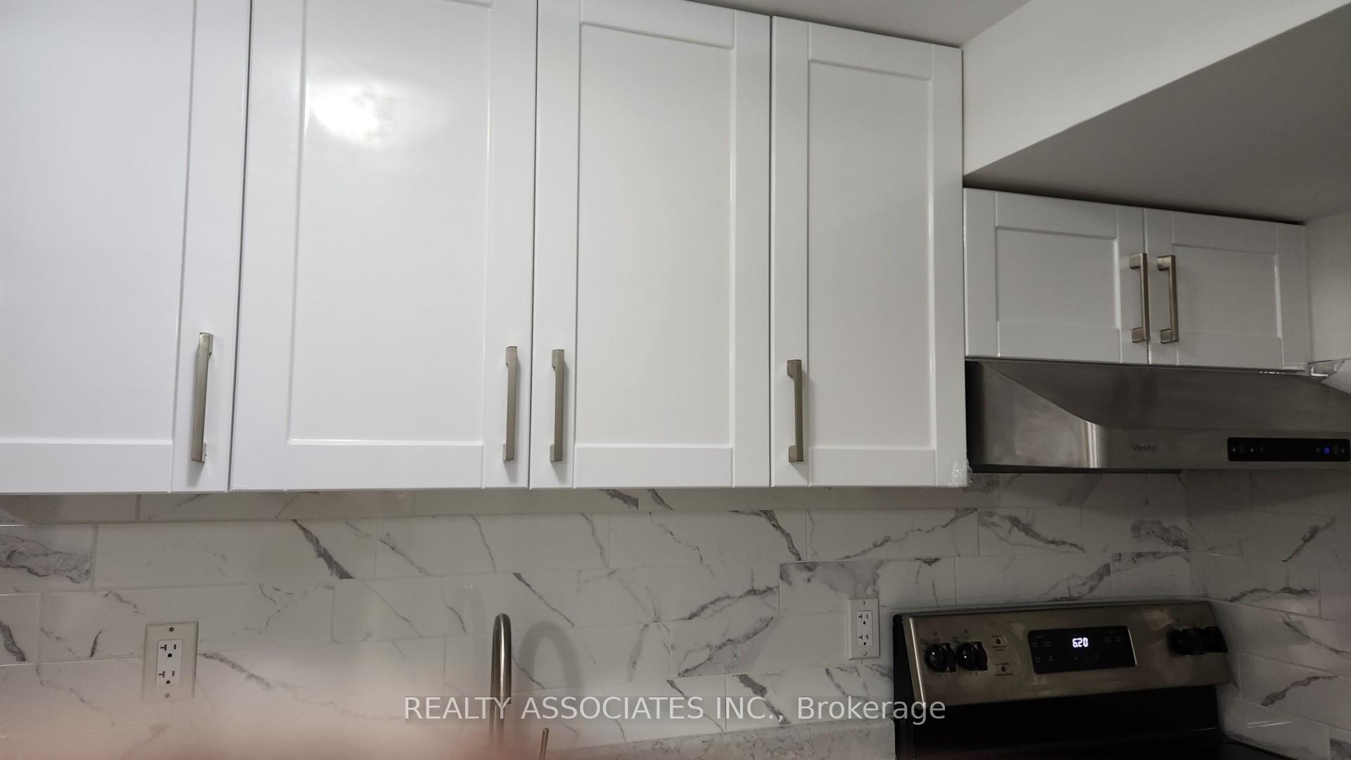 Photo 9 of 358 Chickadee Court, Pickering, Highbush — HOMEH