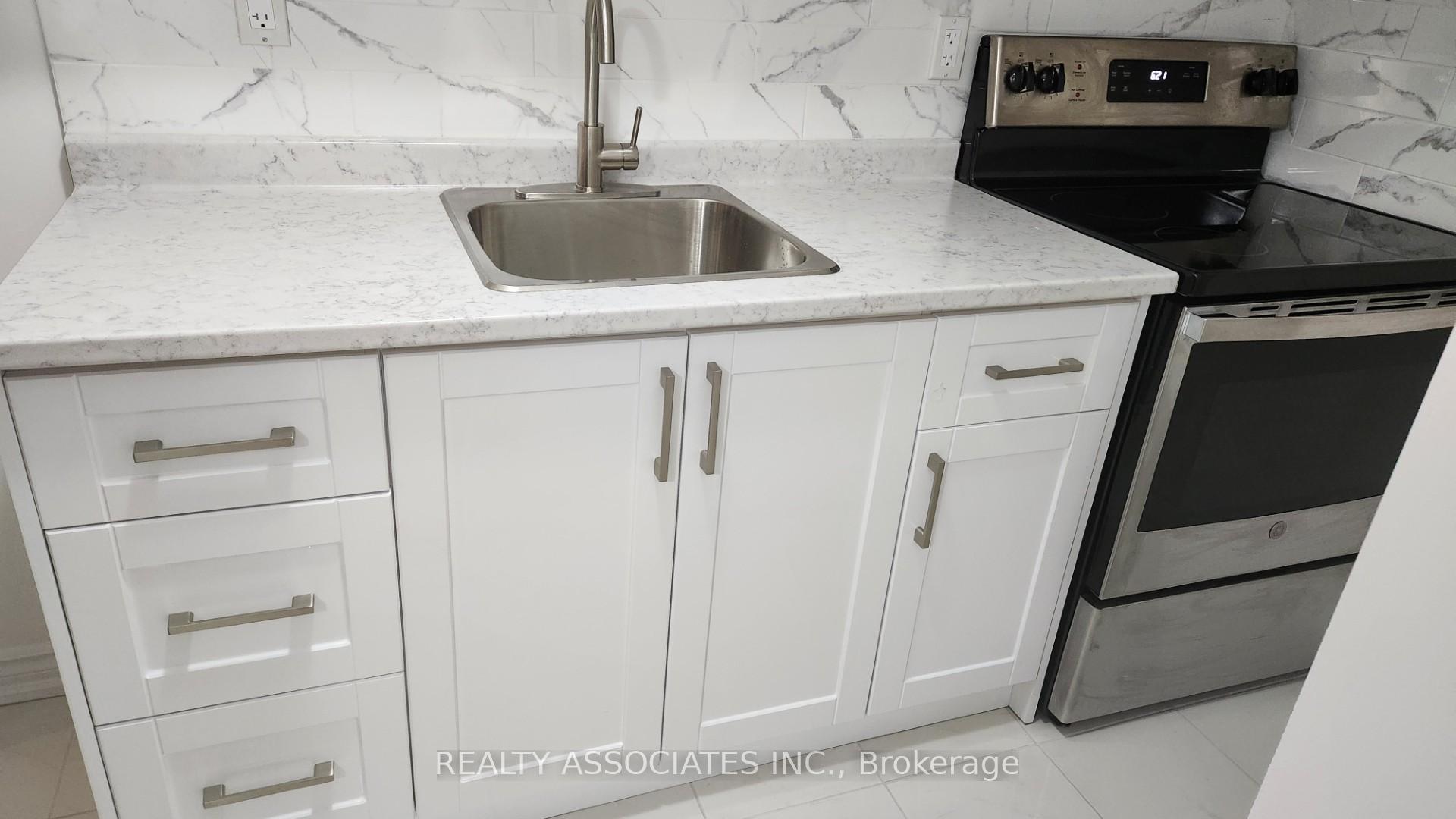 Photo 12 of 358 Chickadee Court, Pickering, Highbush — HOMEH