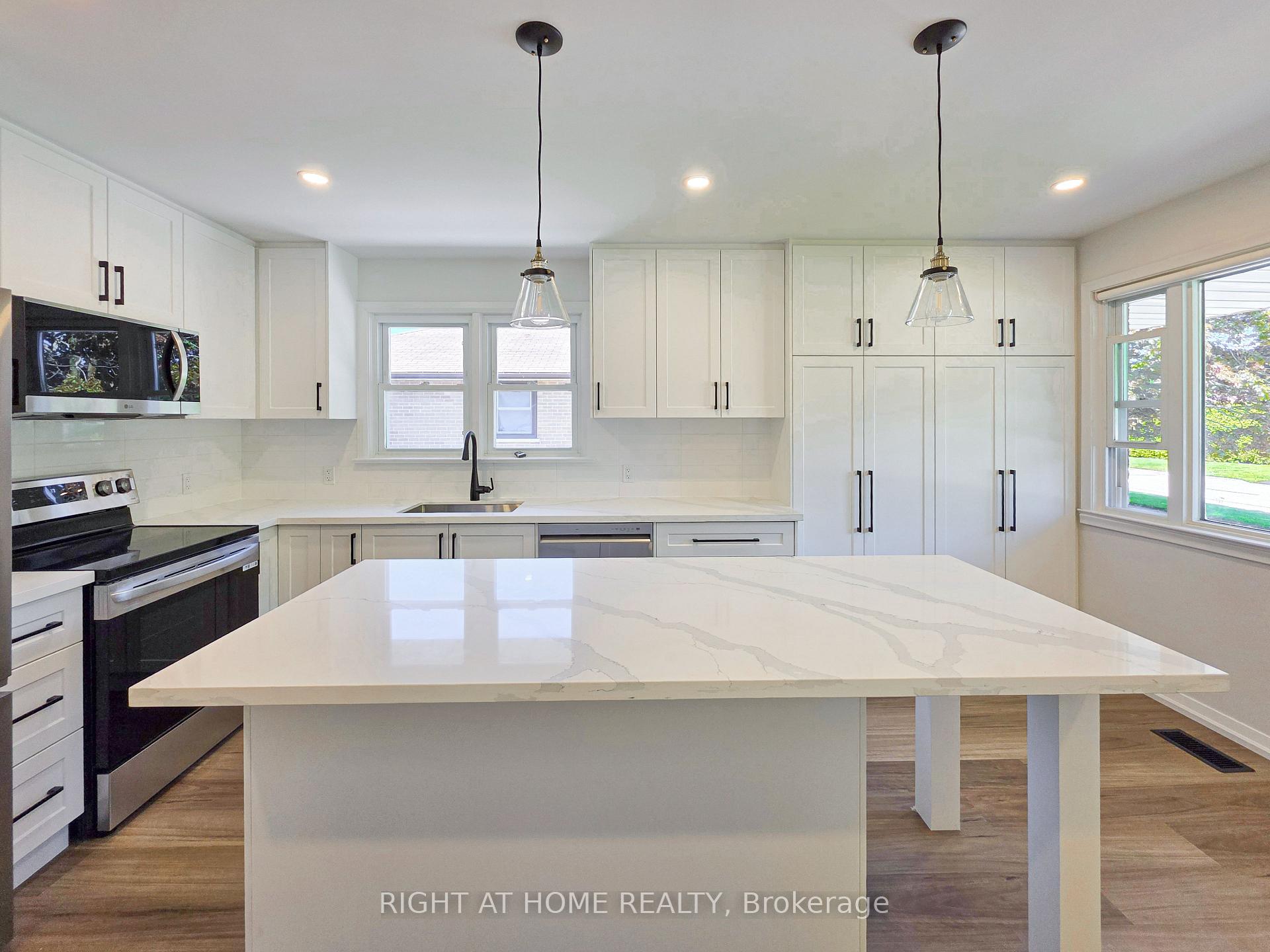 Photo 5 of Unit Upper, 323 Marion Avenue, Oshawa, McLaughlin — HOMEH