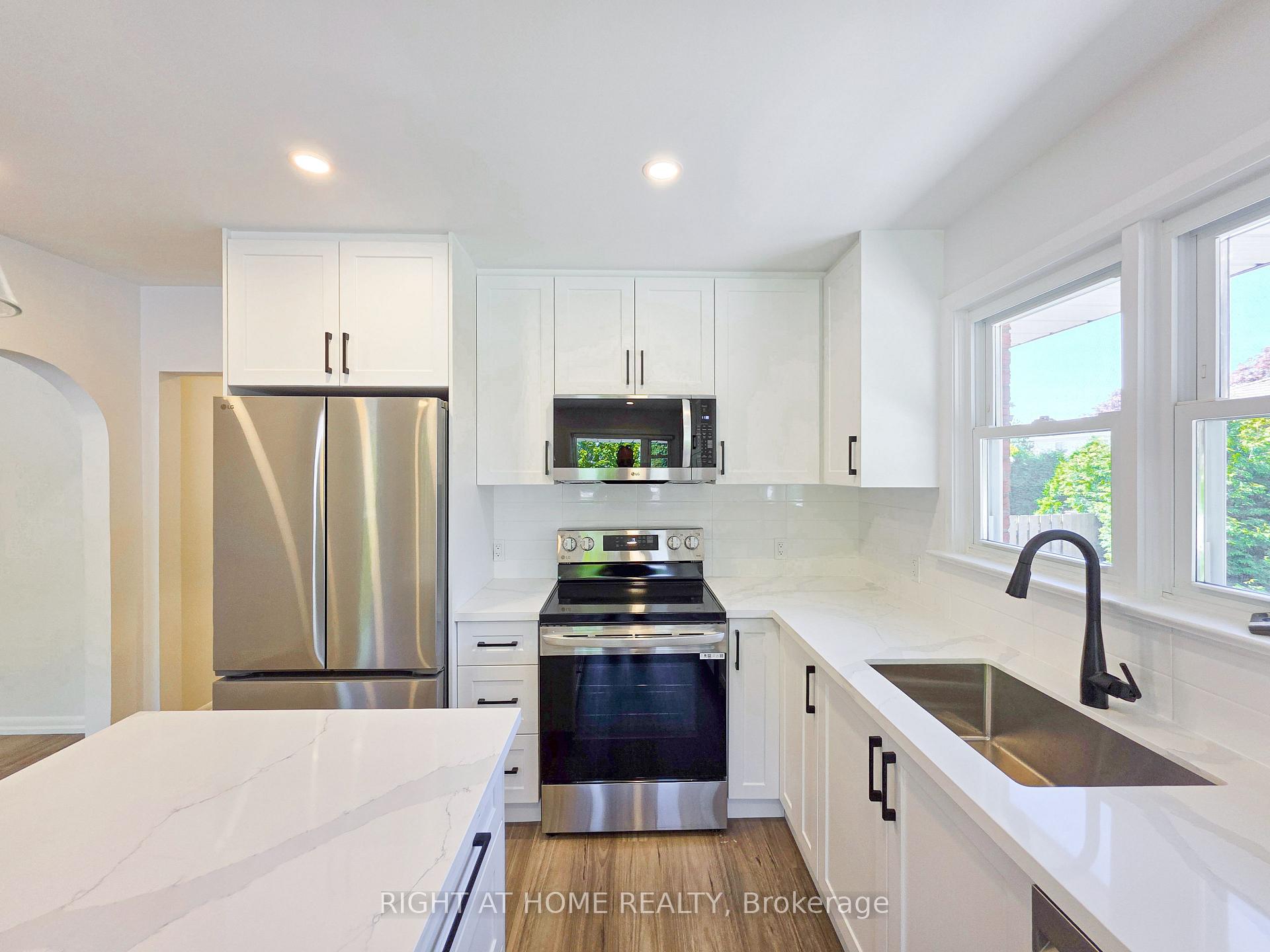 Photo 9 of Unit Upper, 323 Marion Avenue, Oshawa, McLaughlin — HOMEH